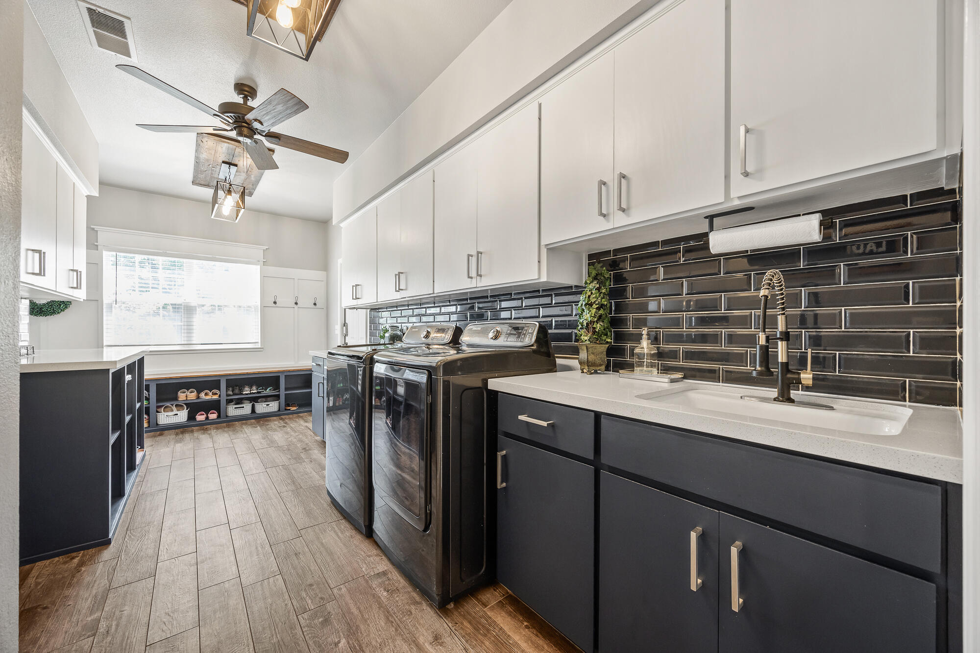 5502 W Nicholas Ct, Visalia, CA 93291