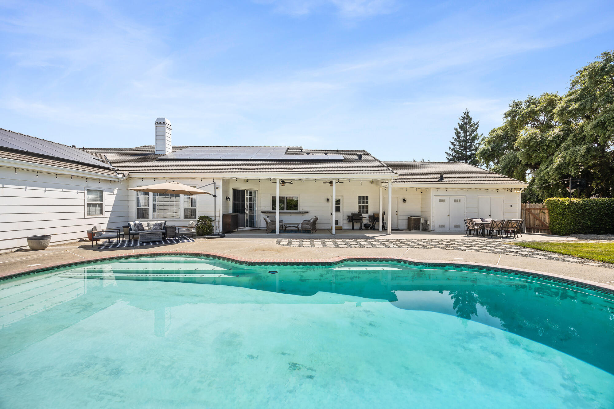 5502 W Nicholas Ct, Visalia, CA 93291