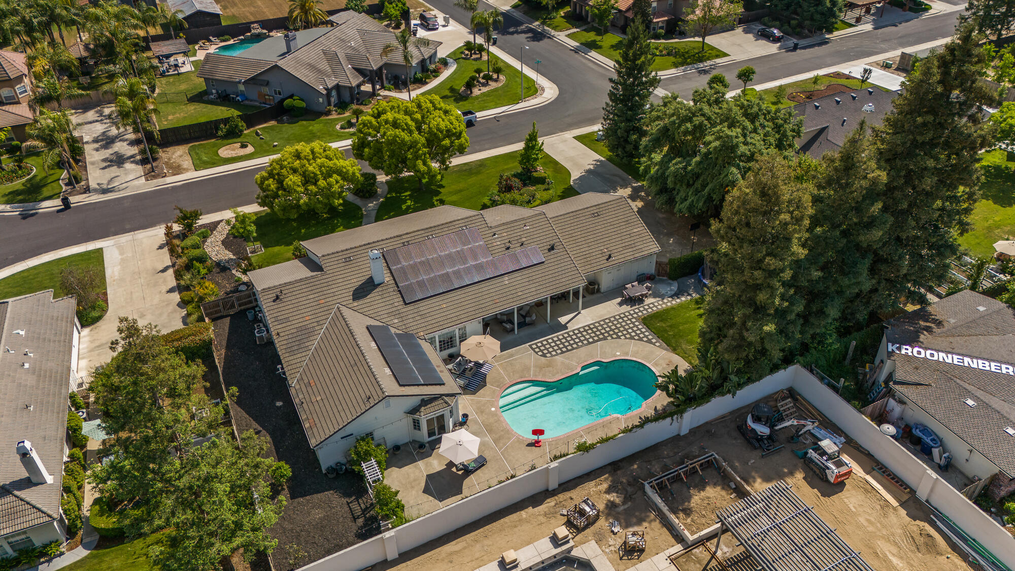 5502 W Nicholas Ct, Visalia, CA 93291