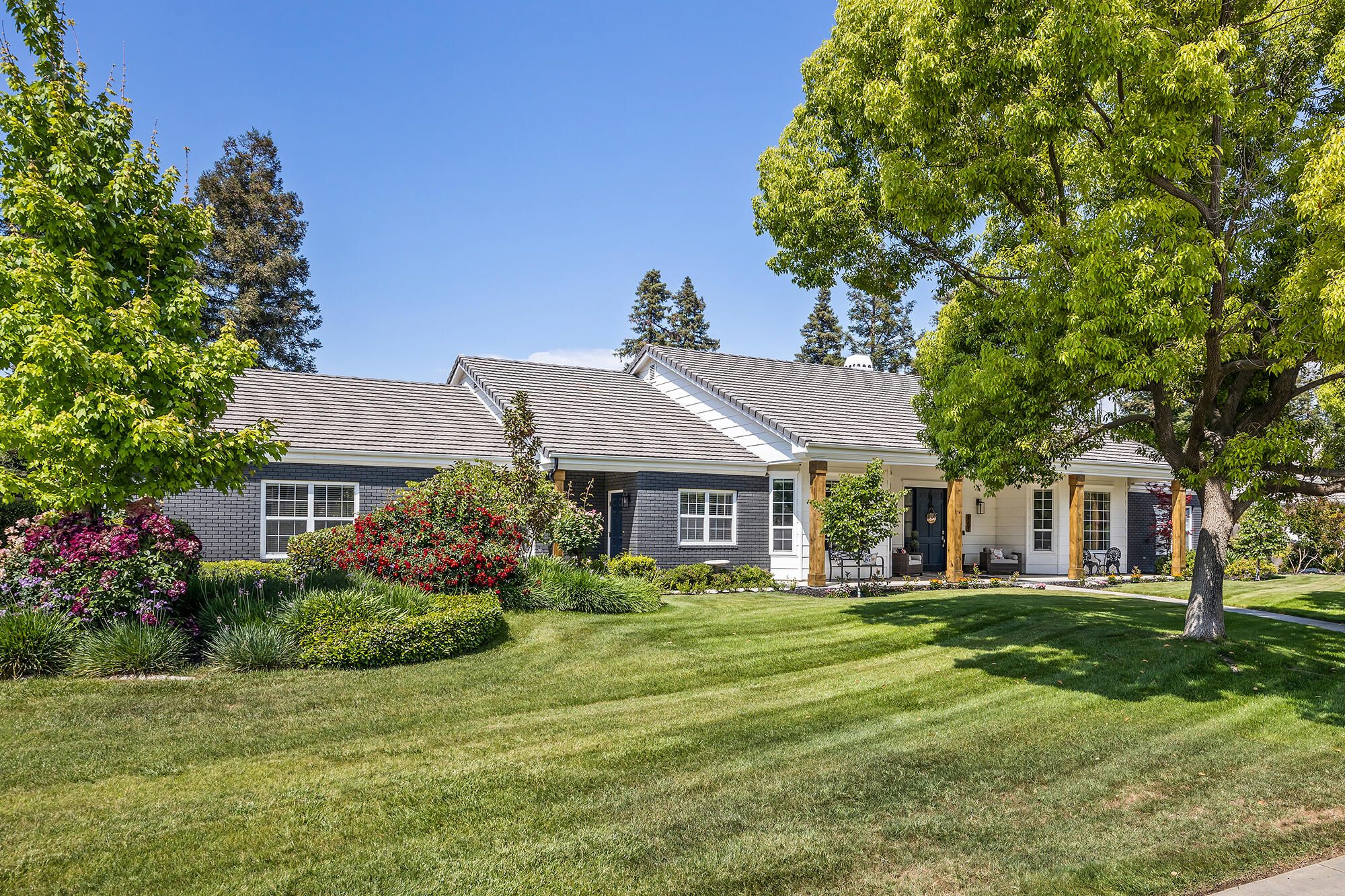 5502 W Nicholas Ct, Visalia, CA 93291