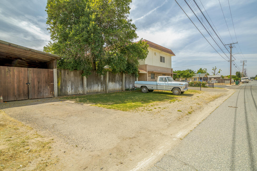 15813 Ave 328, Ivanhoe, CA 93235