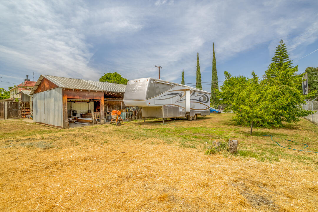 15813 Ave 328, Ivanhoe, CA 93235