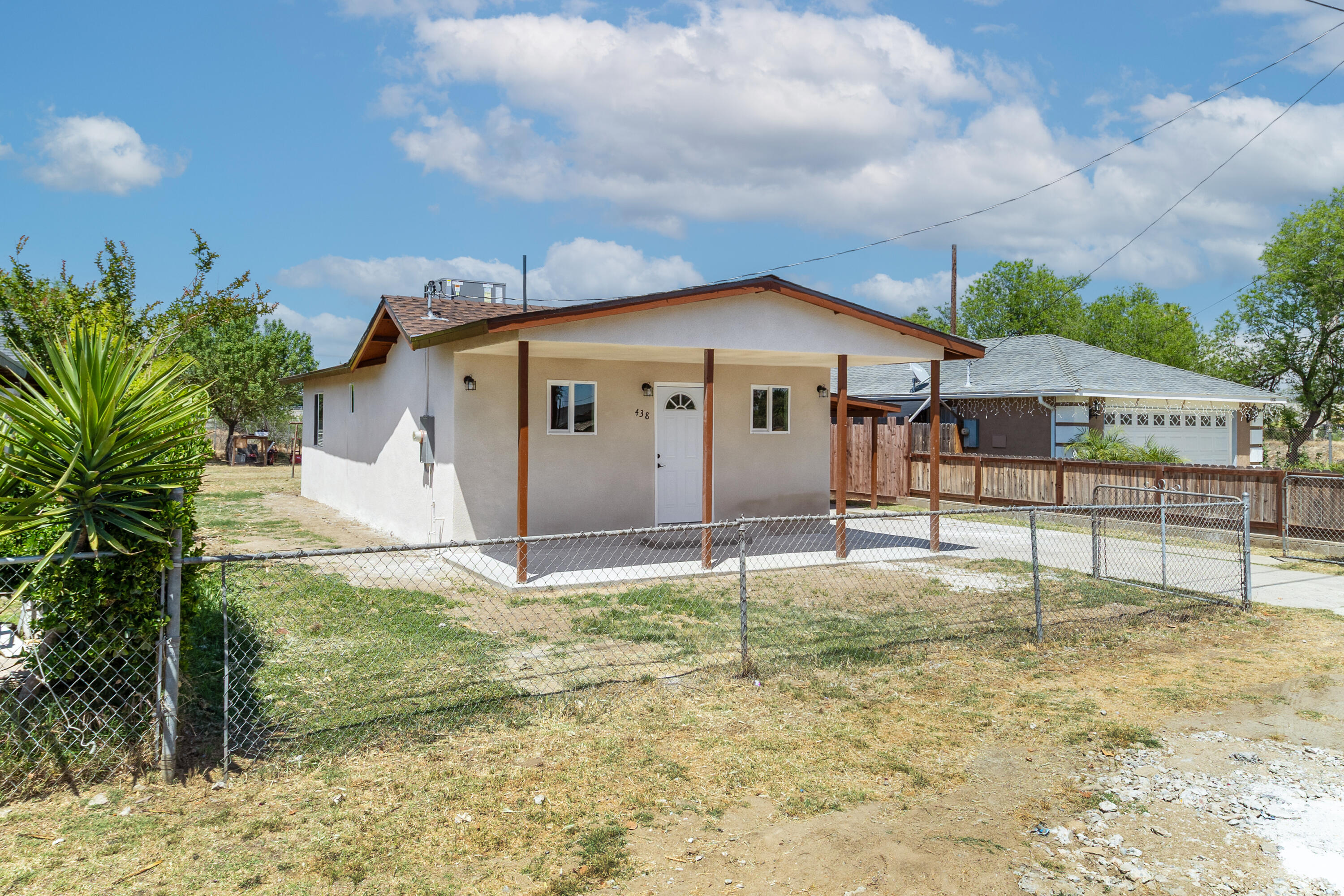 438 Cedar Ave, Earlimart, CA 93219