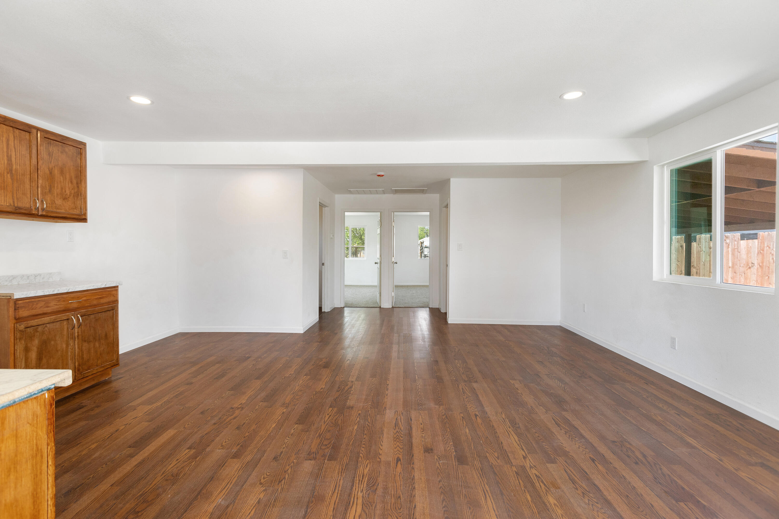 438 Cedar Ave, Earlimart, CA 93219