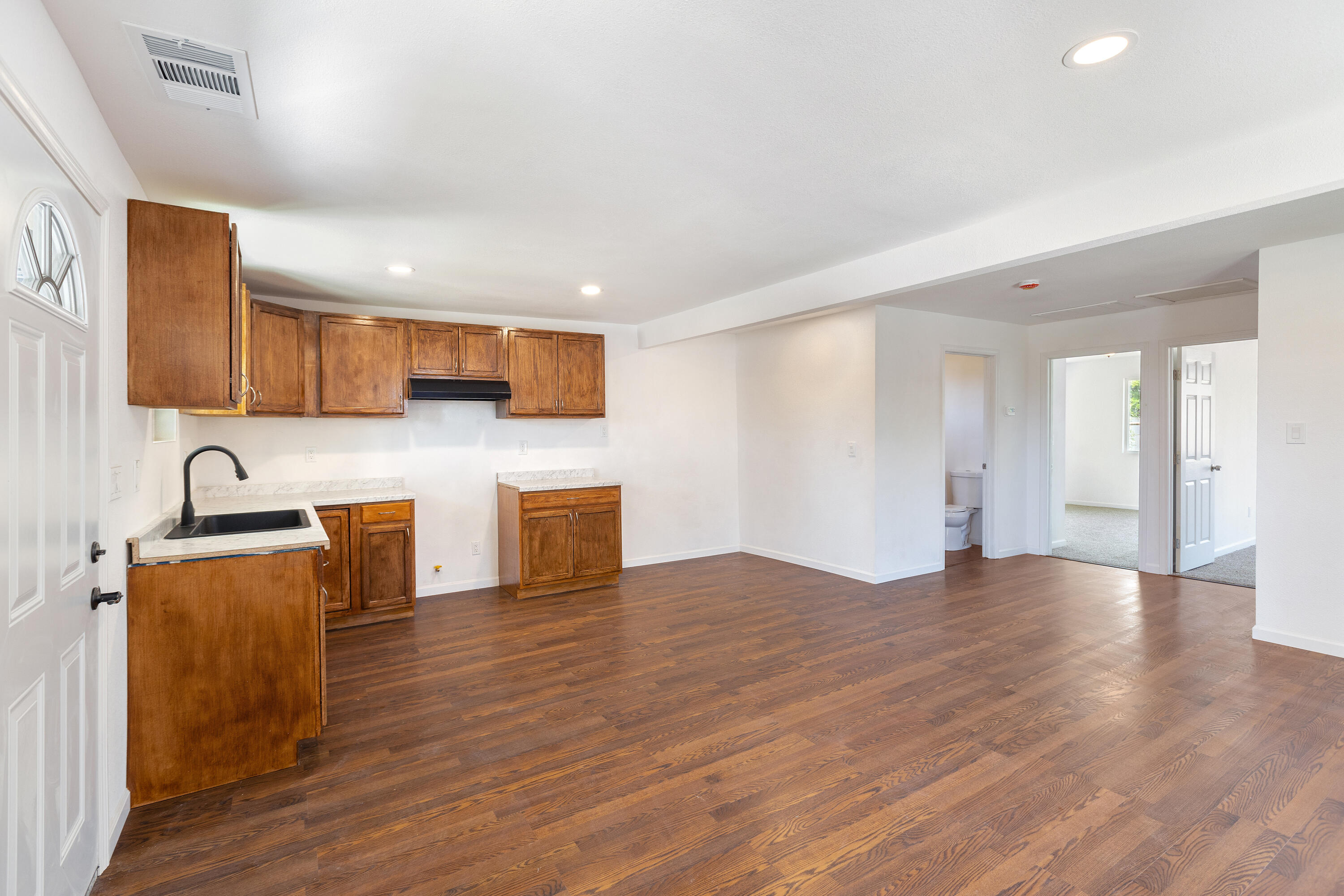 438 Cedar Ave, Earlimart, CA 93219