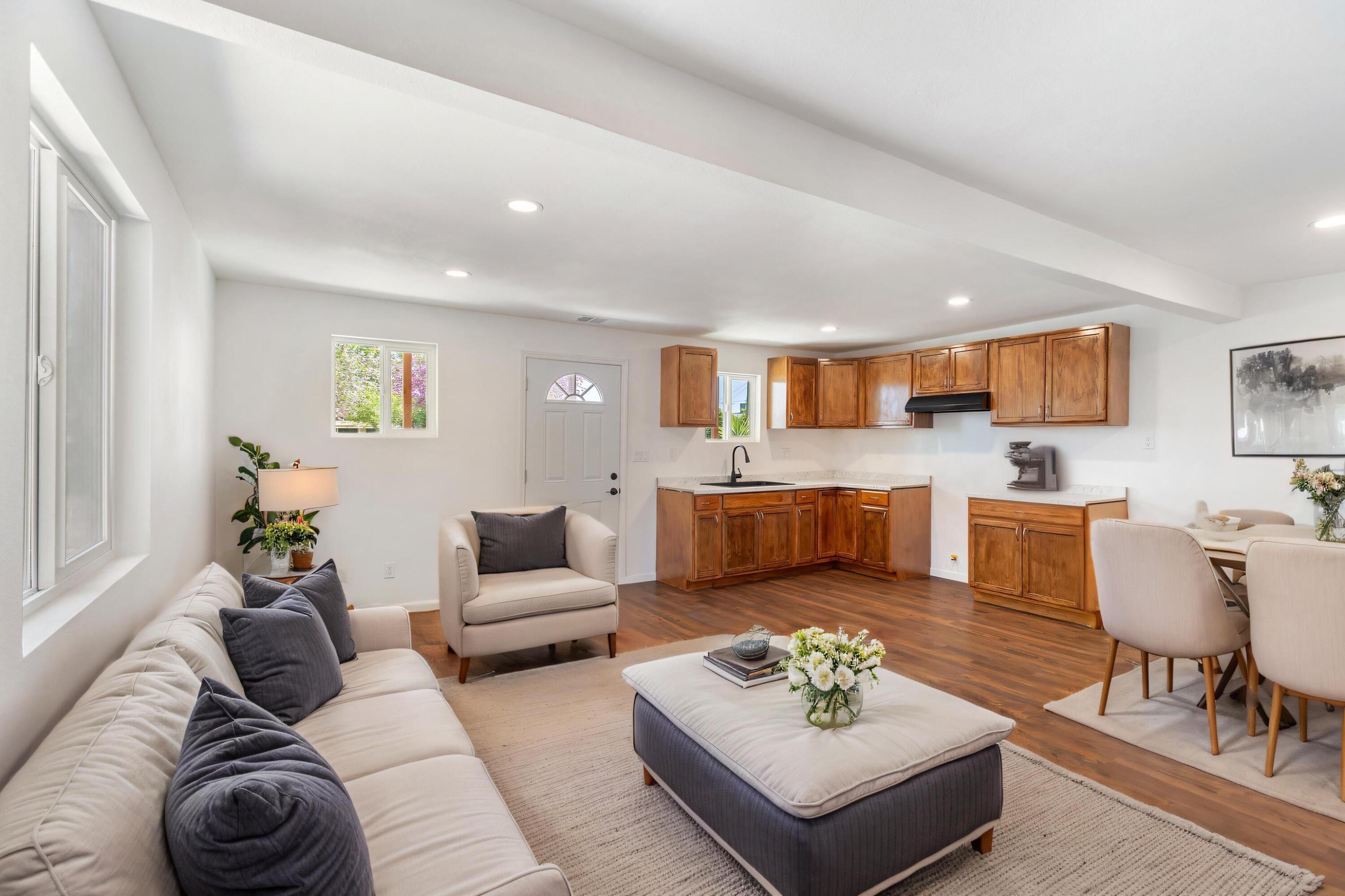 438 Cedar Ave, Earlimart, CA 93219