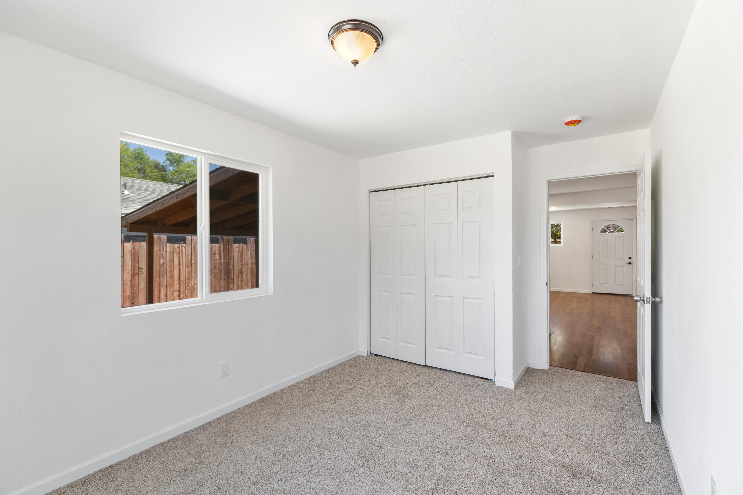 438 Cedar Ave, Earlimart, CA 93219