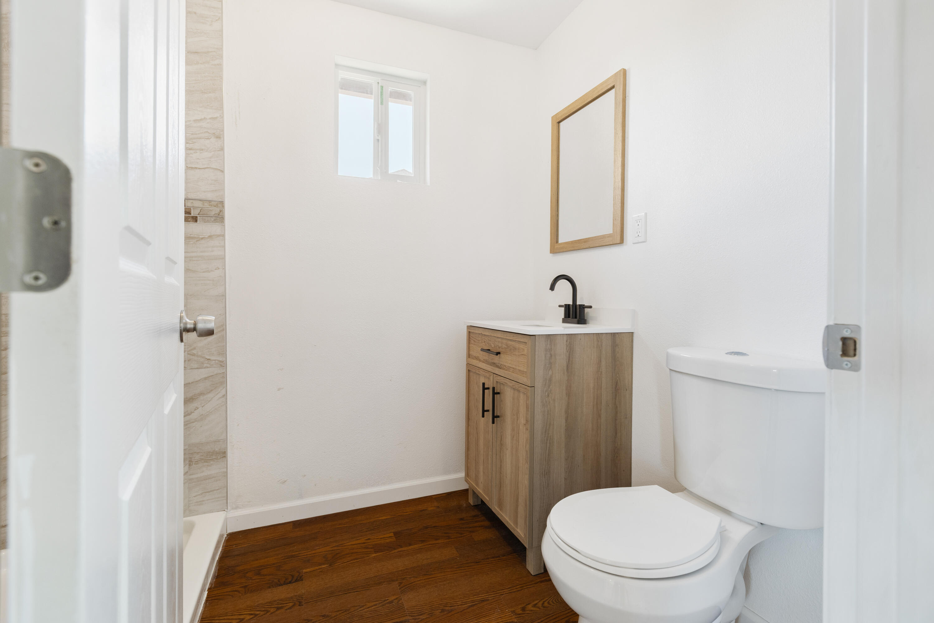 438 Cedar Ave, Earlimart, CA 93219