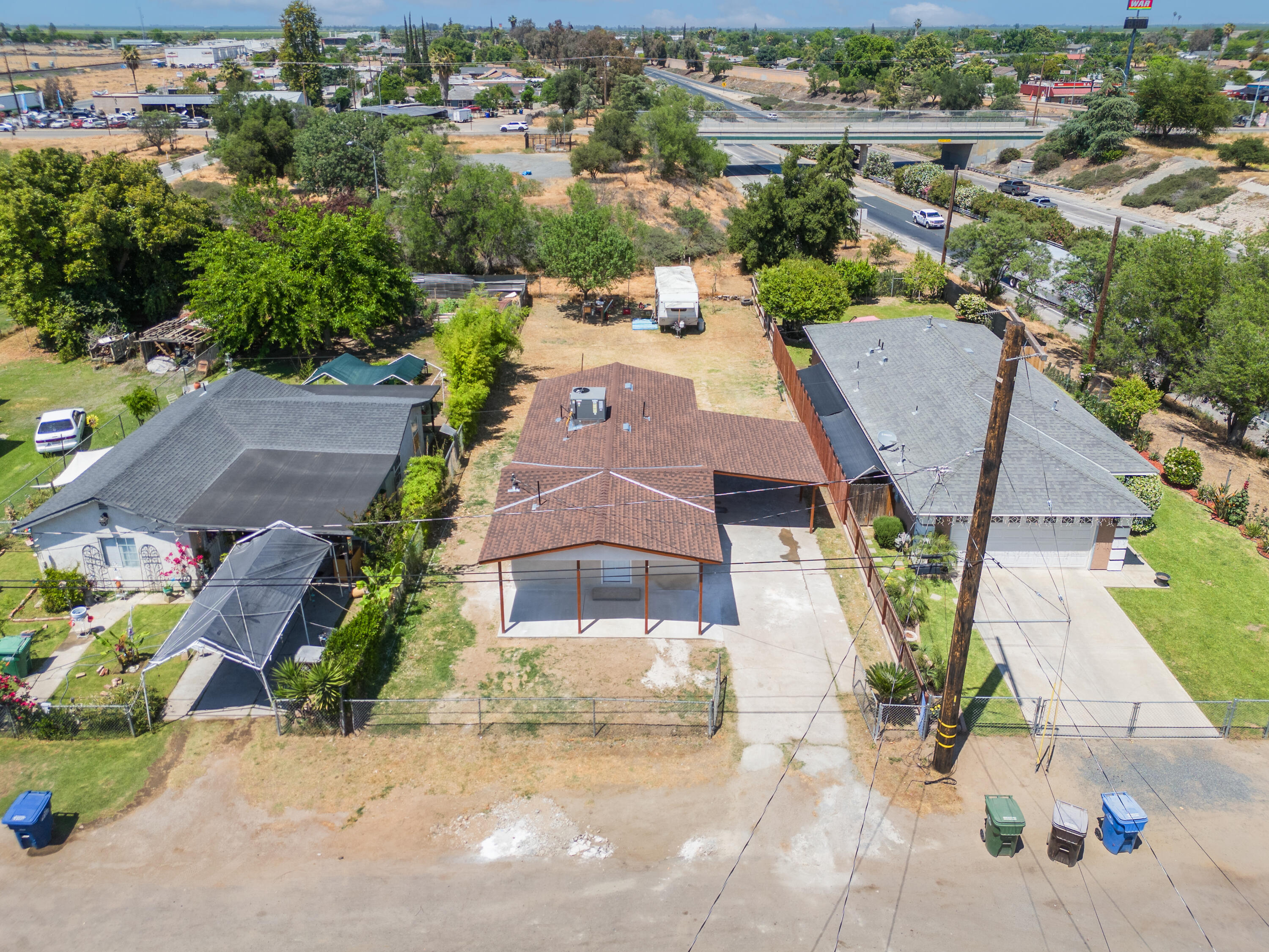 438 Cedar Ave, Earlimart, CA 93219