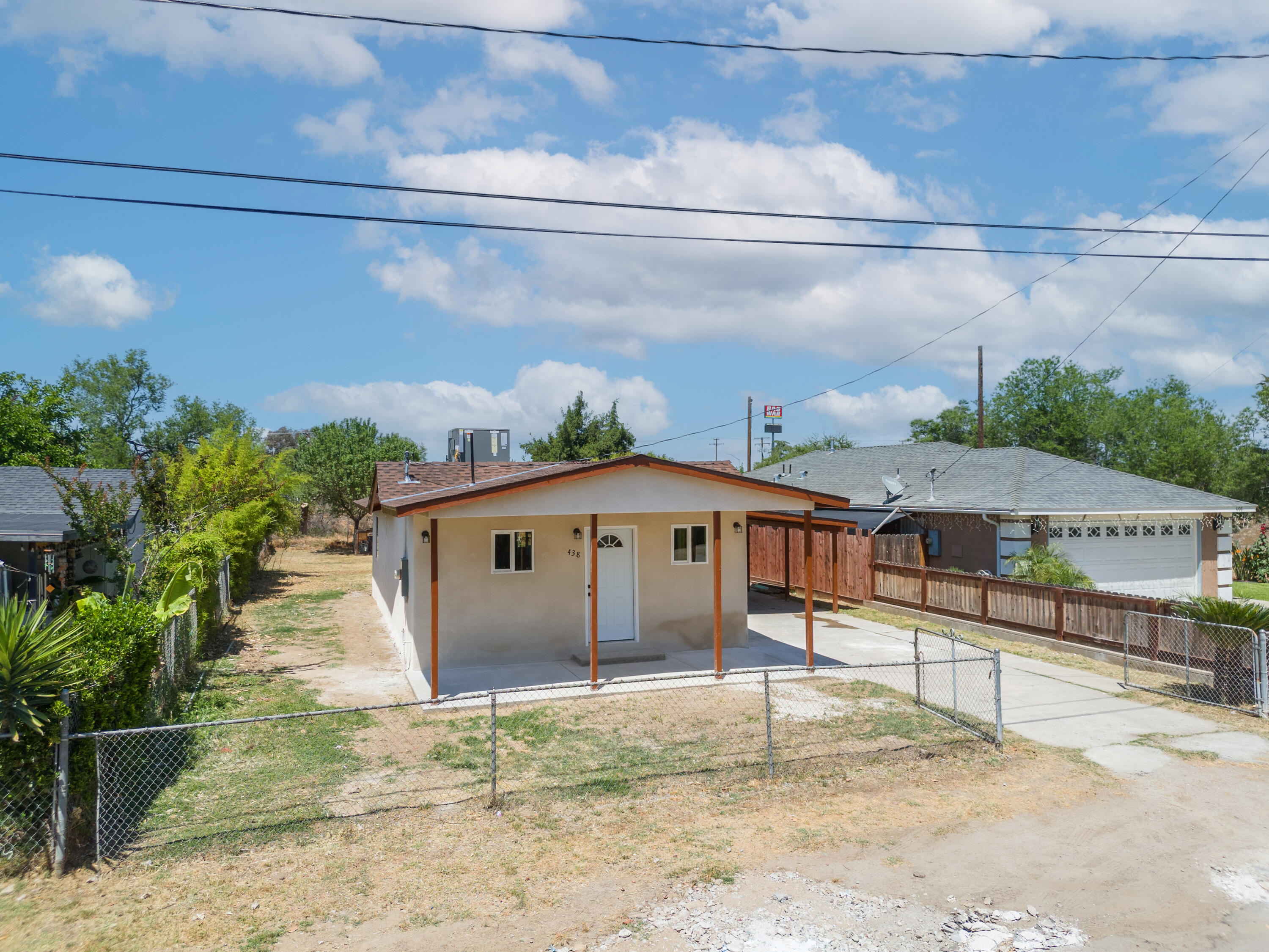 438 Cedar Ave, Earlimart, CA 93219