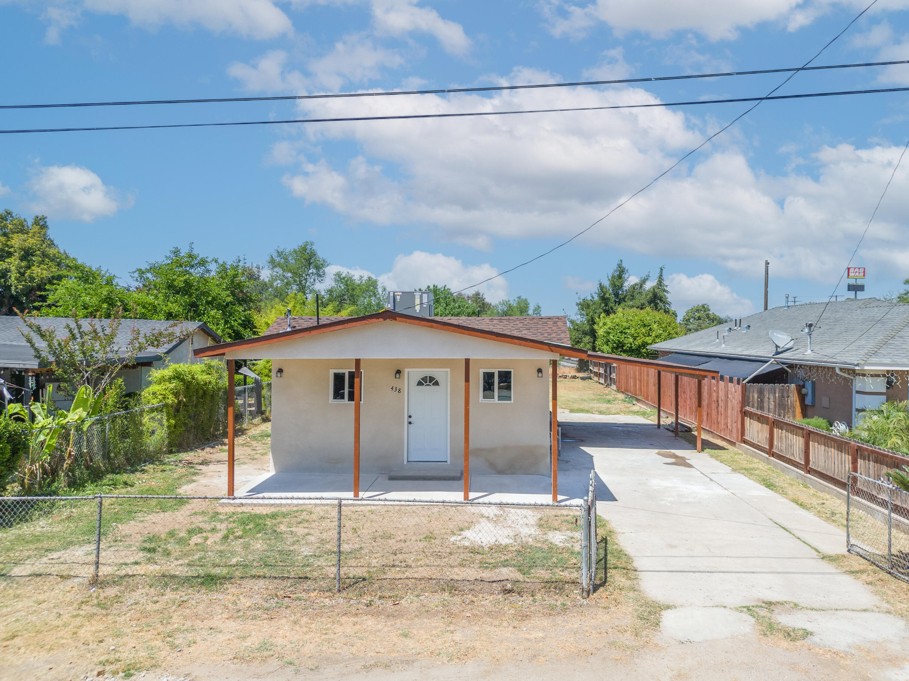 438 Cedar Ave, Earlimart, CA 93219