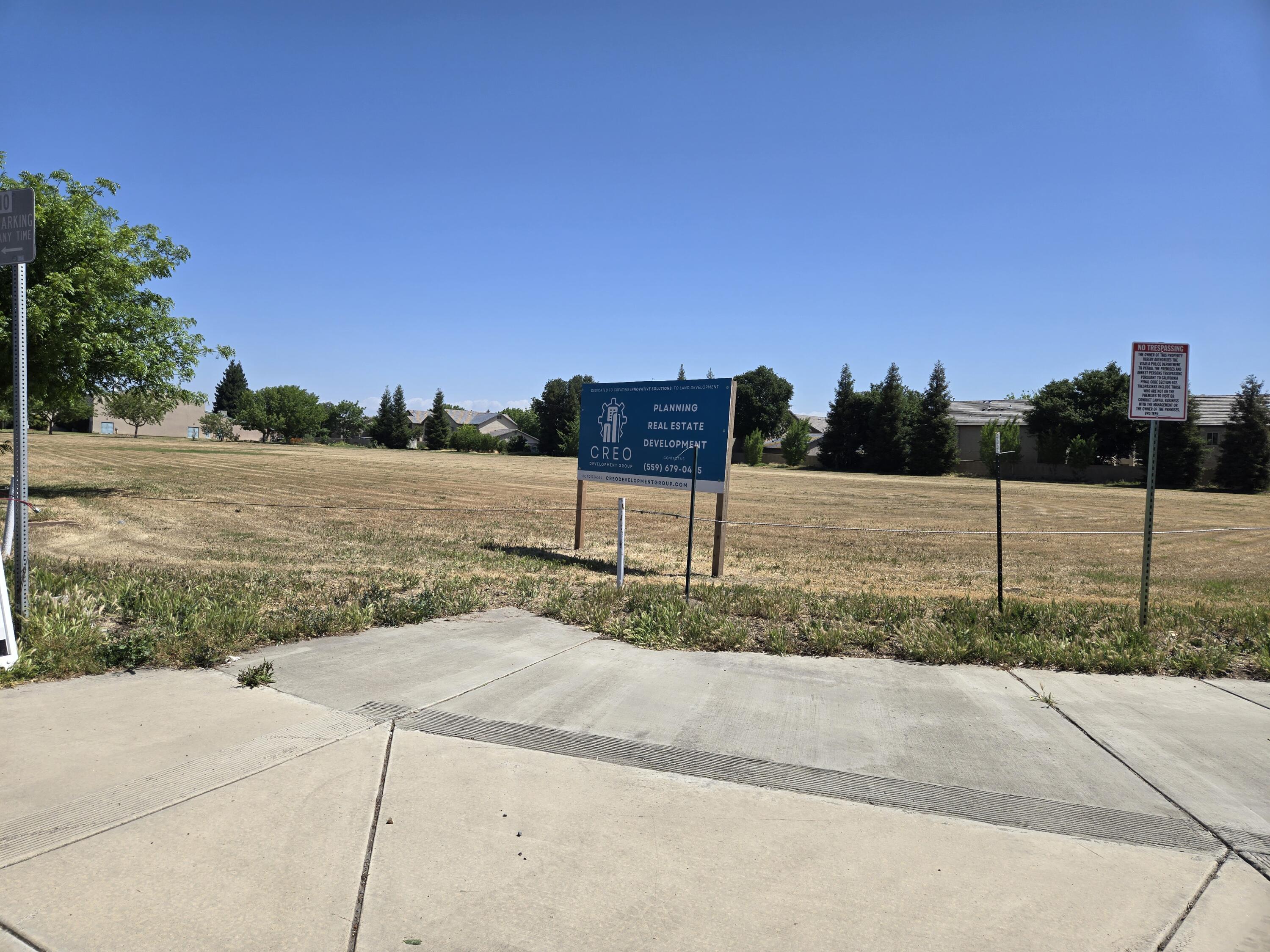 3838 S S S Court St, Visalia, CA 93277