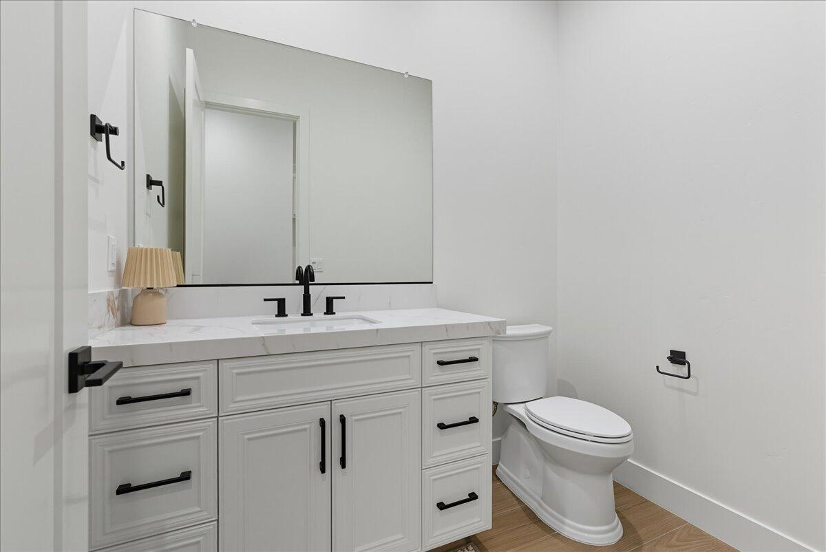 0 #A, Exeter, CA 93221