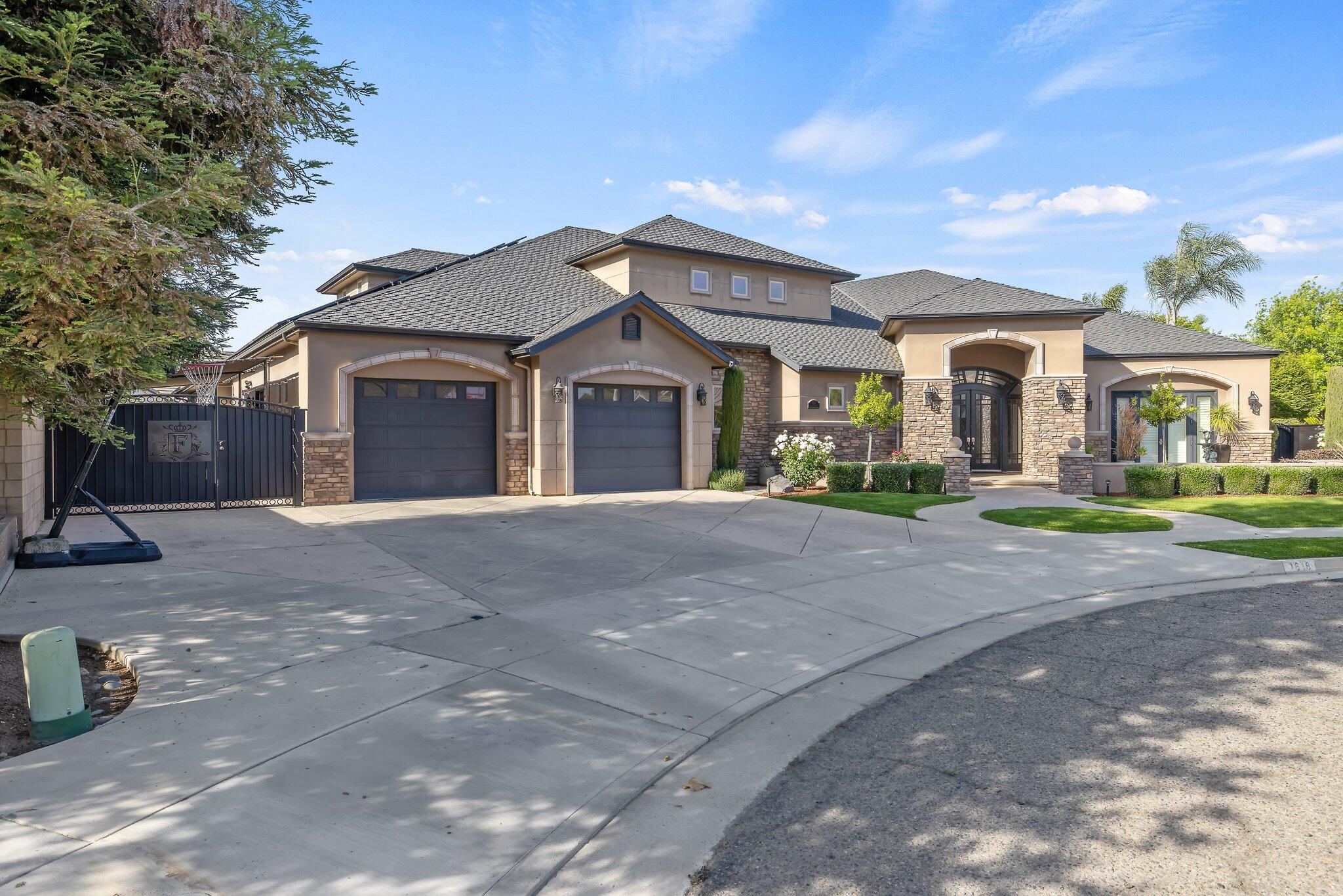 1618 Glen Ellen Ct, Tulare, CA 93274