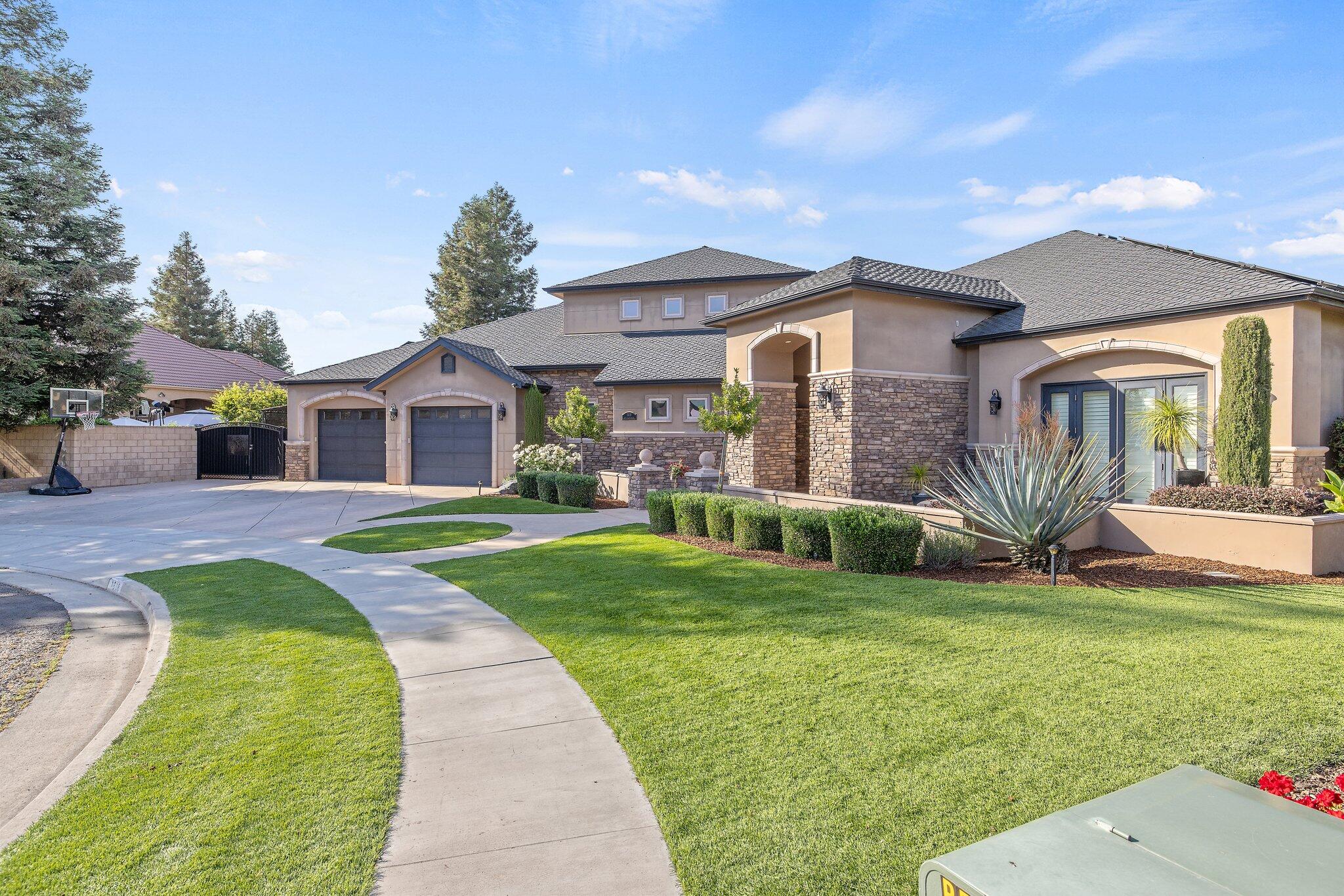 1618 Glen Ellen Ct, Tulare, CA 93274