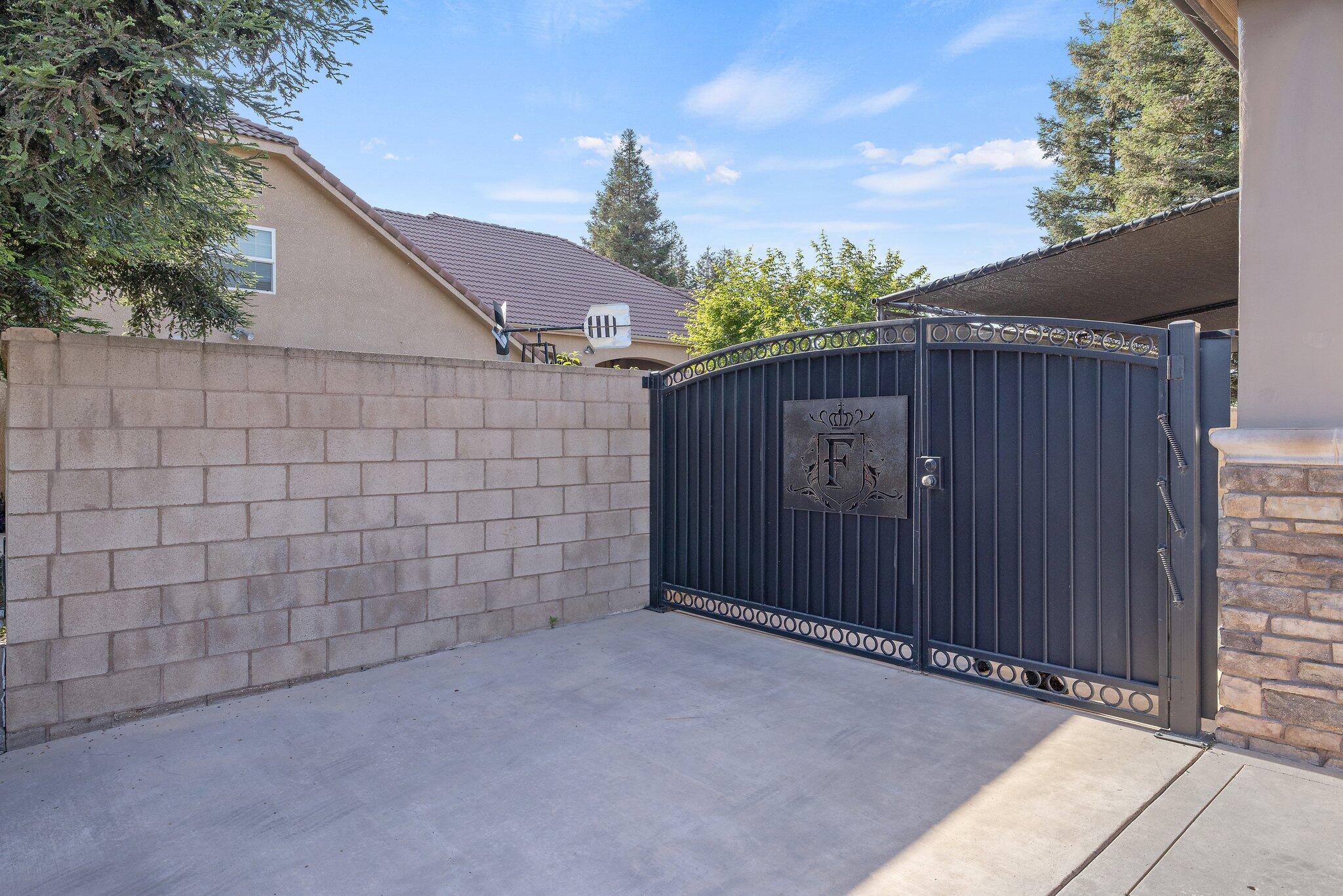 1618 Glen Ellen Ct, Tulare, CA 93274