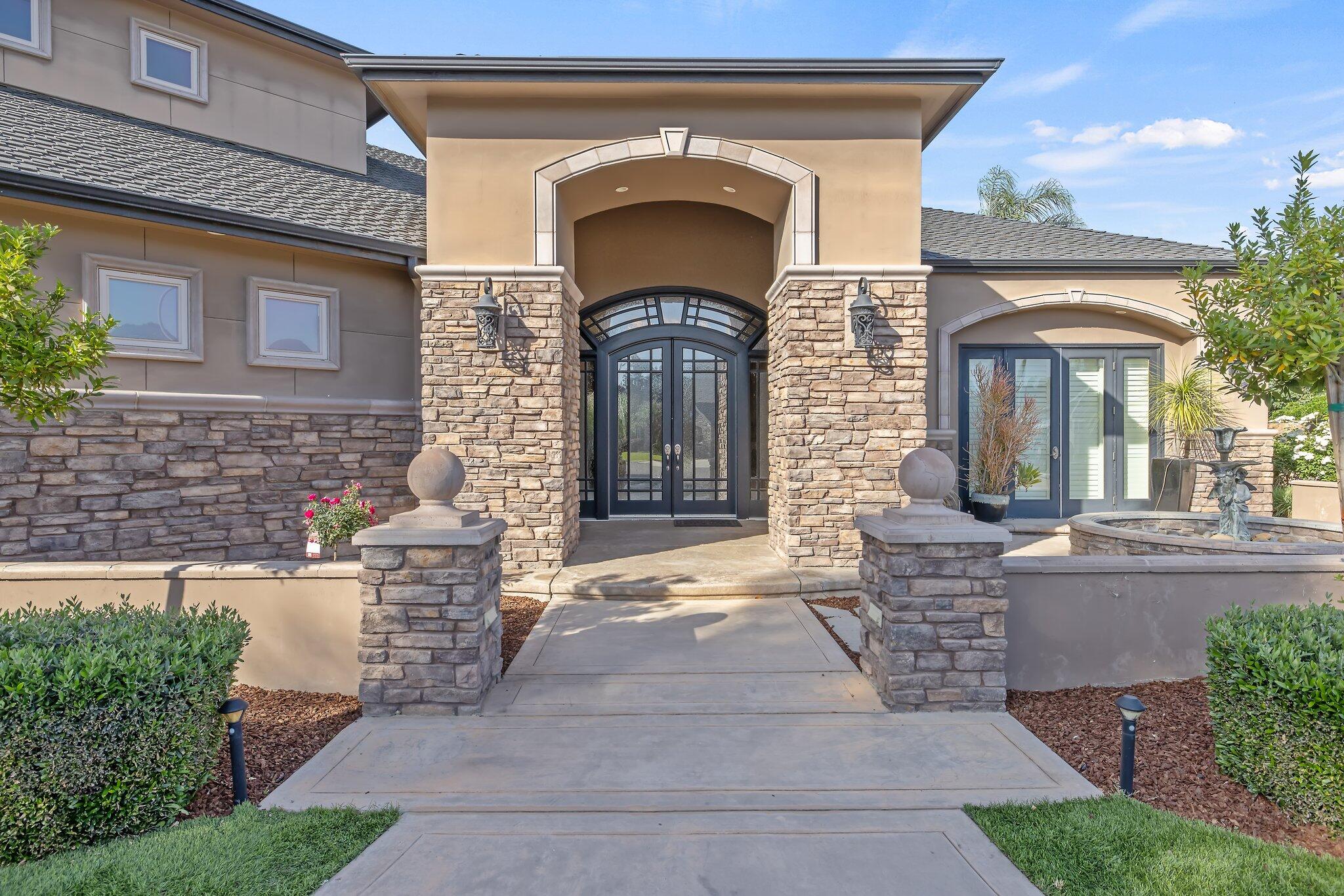 1618 Glen Ellen Ct, Tulare, CA 93274