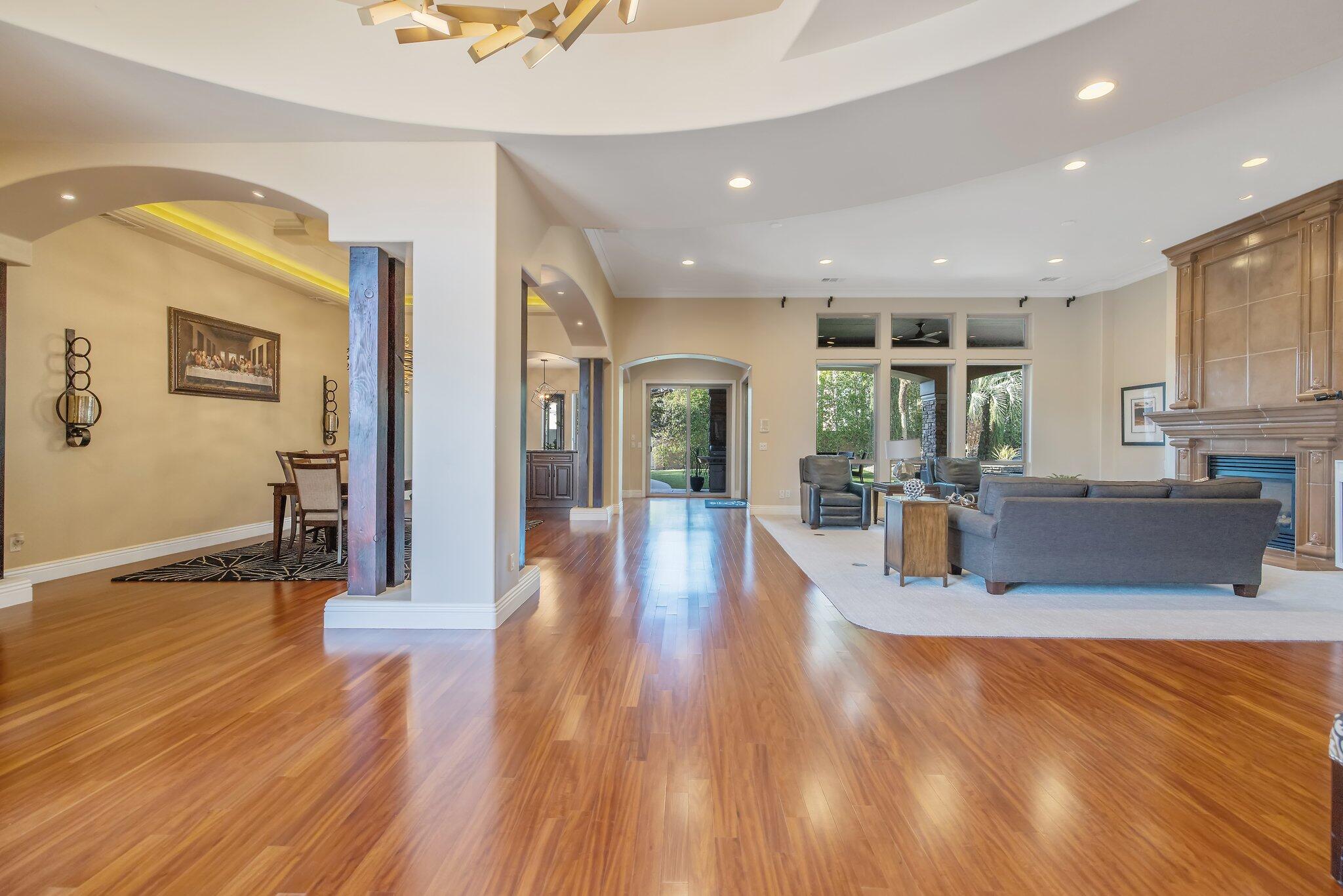 1618 Glen Ellen Ct, Tulare, CA 93274