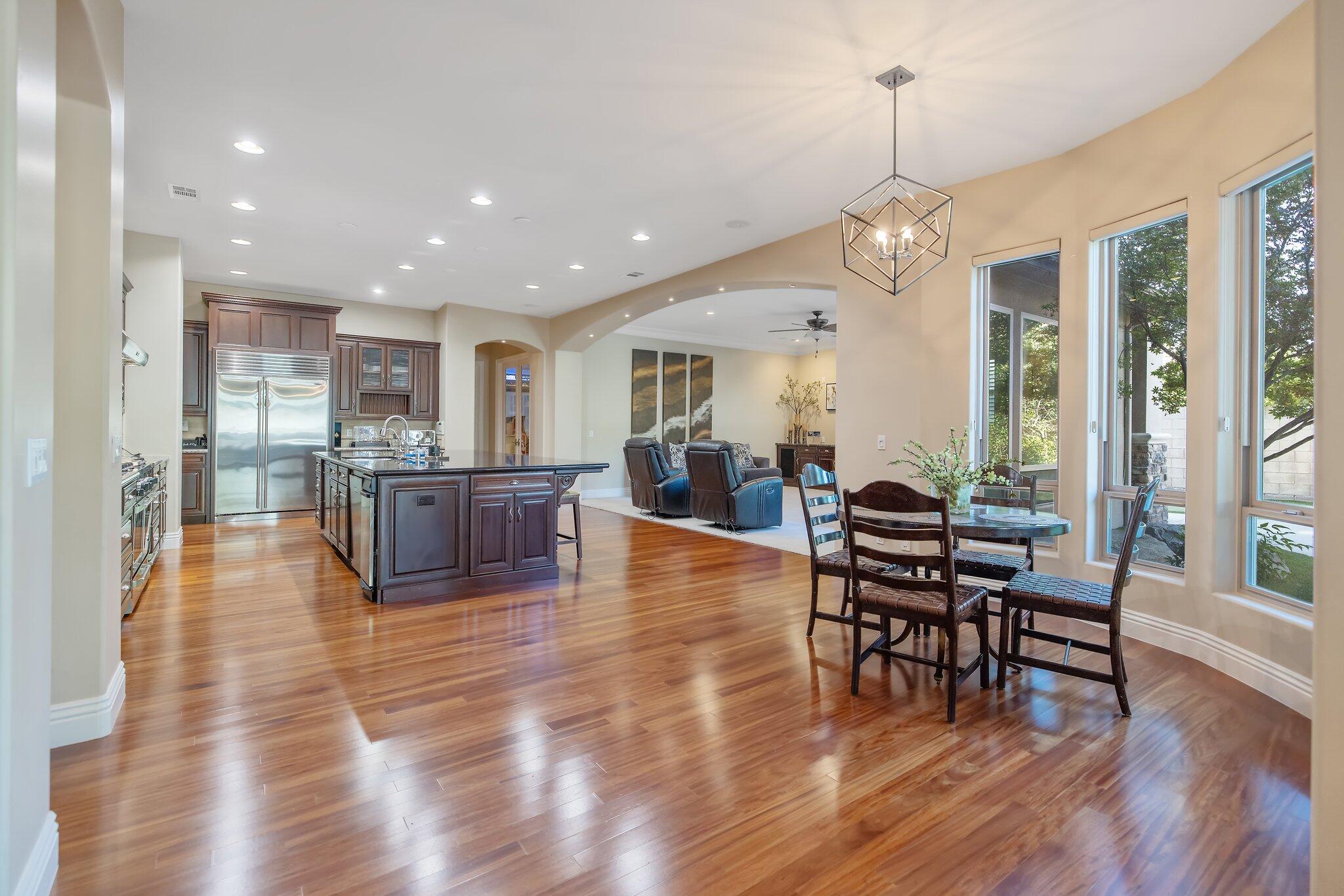 1618 Glen Ellen Ct, Tulare, CA 93274