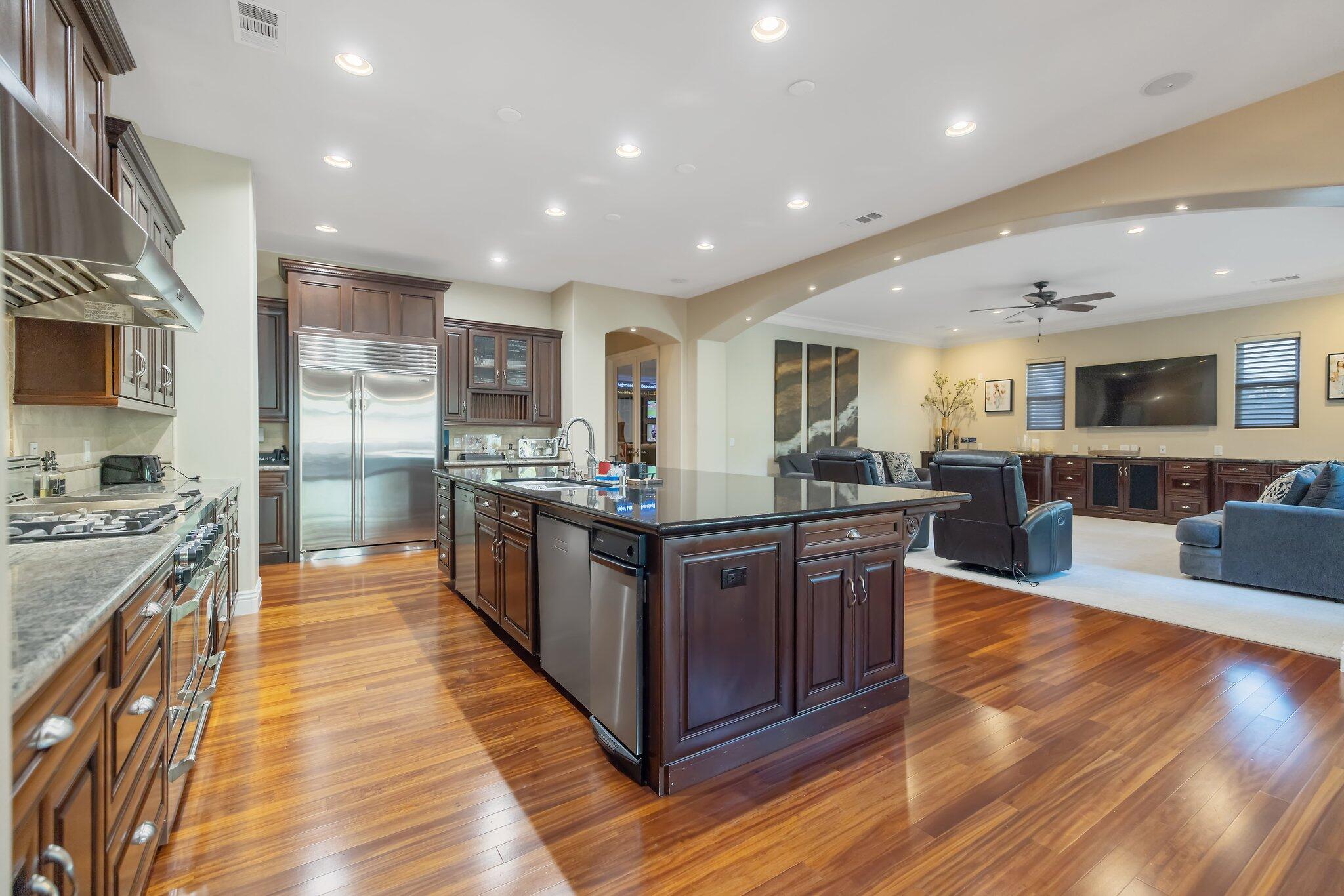 1618 Glen Ellen Ct, Tulare, CA 93274