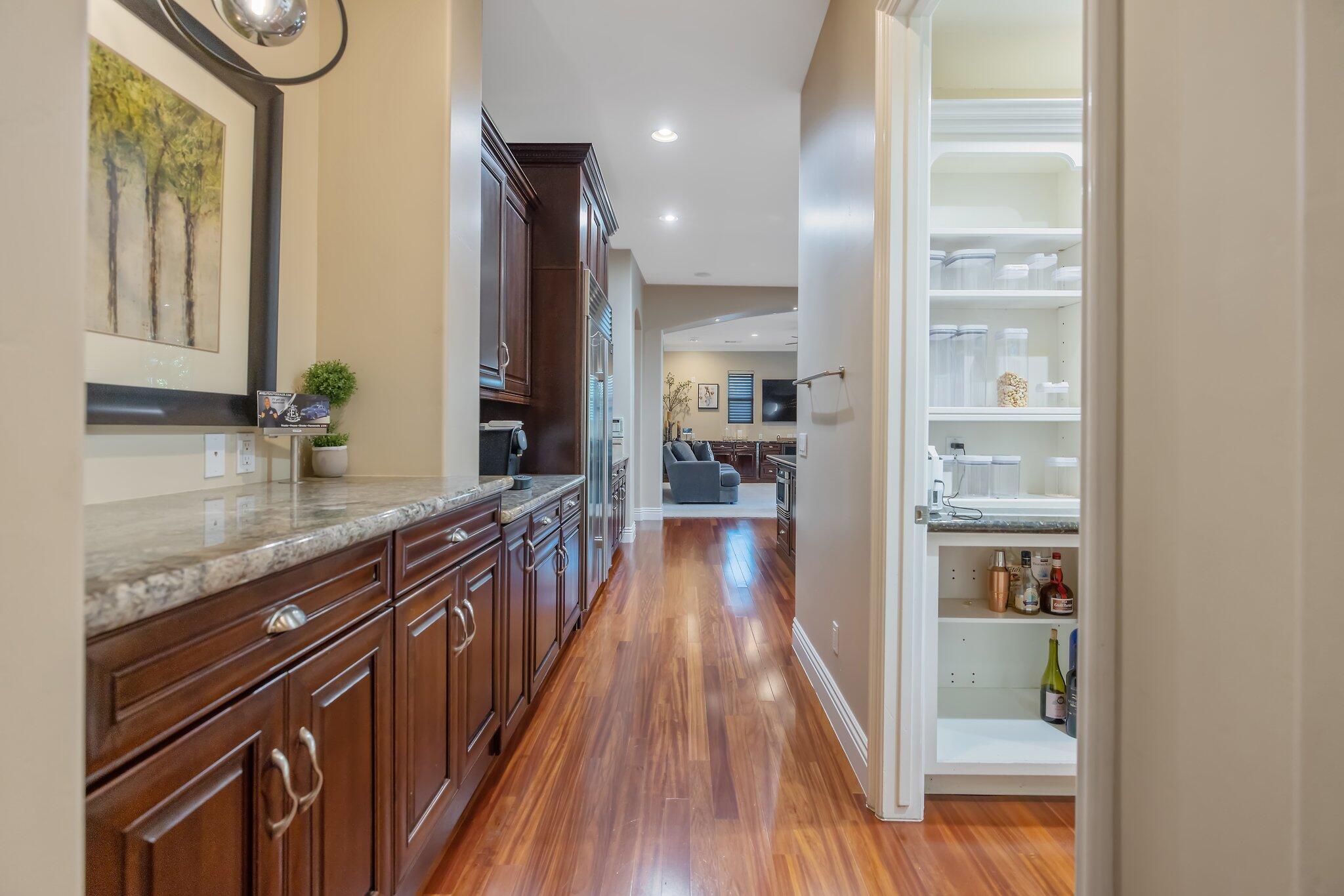 1618 Glen Ellen Ct, Tulare, CA 93274