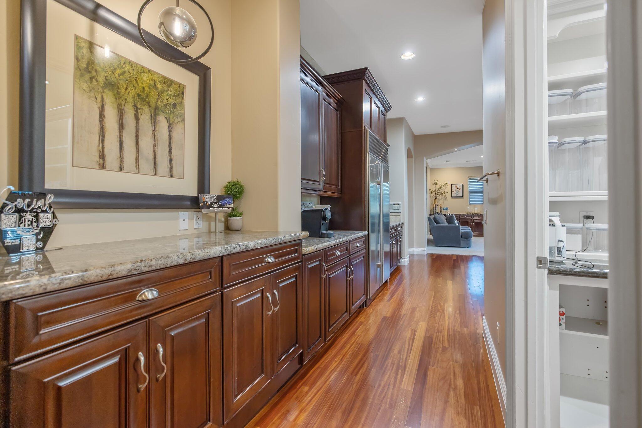 1618 Glen Ellen Ct, Tulare, CA 93274