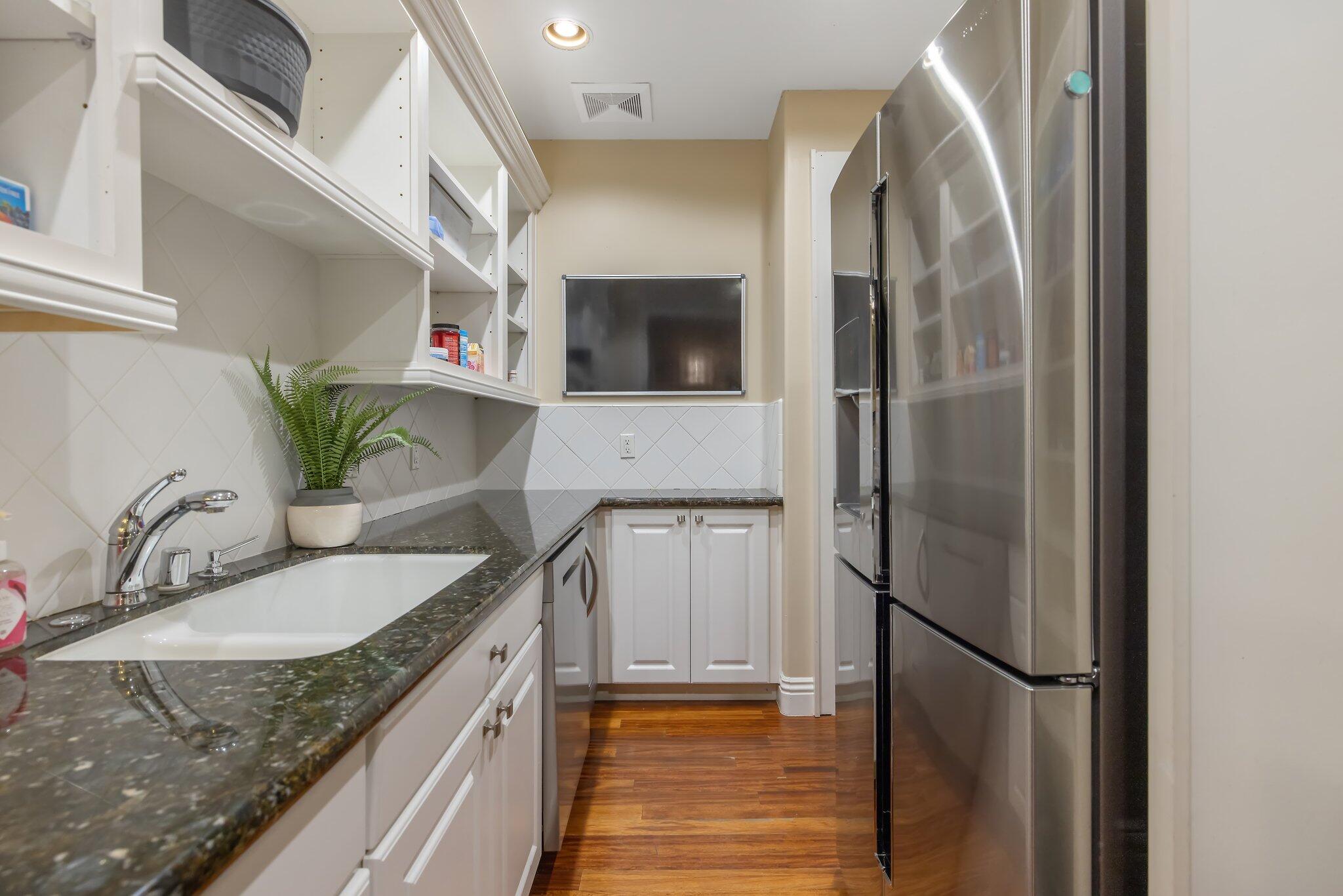 1618 Glen Ellen Ct, Tulare, CA 93274