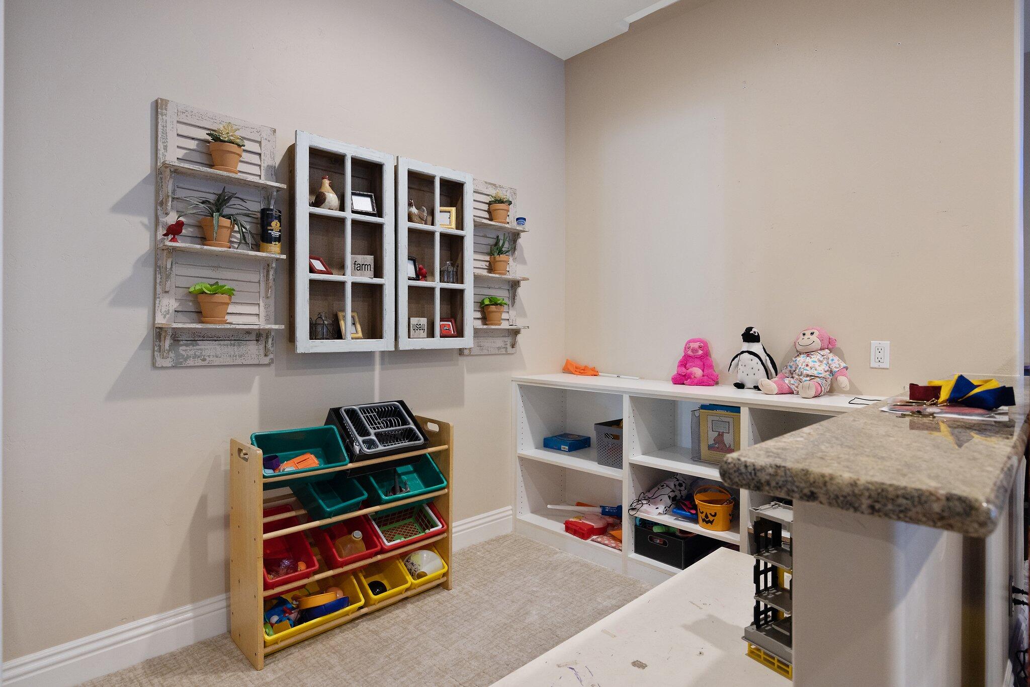 1618 Glen Ellen Ct, Tulare, CA 93274