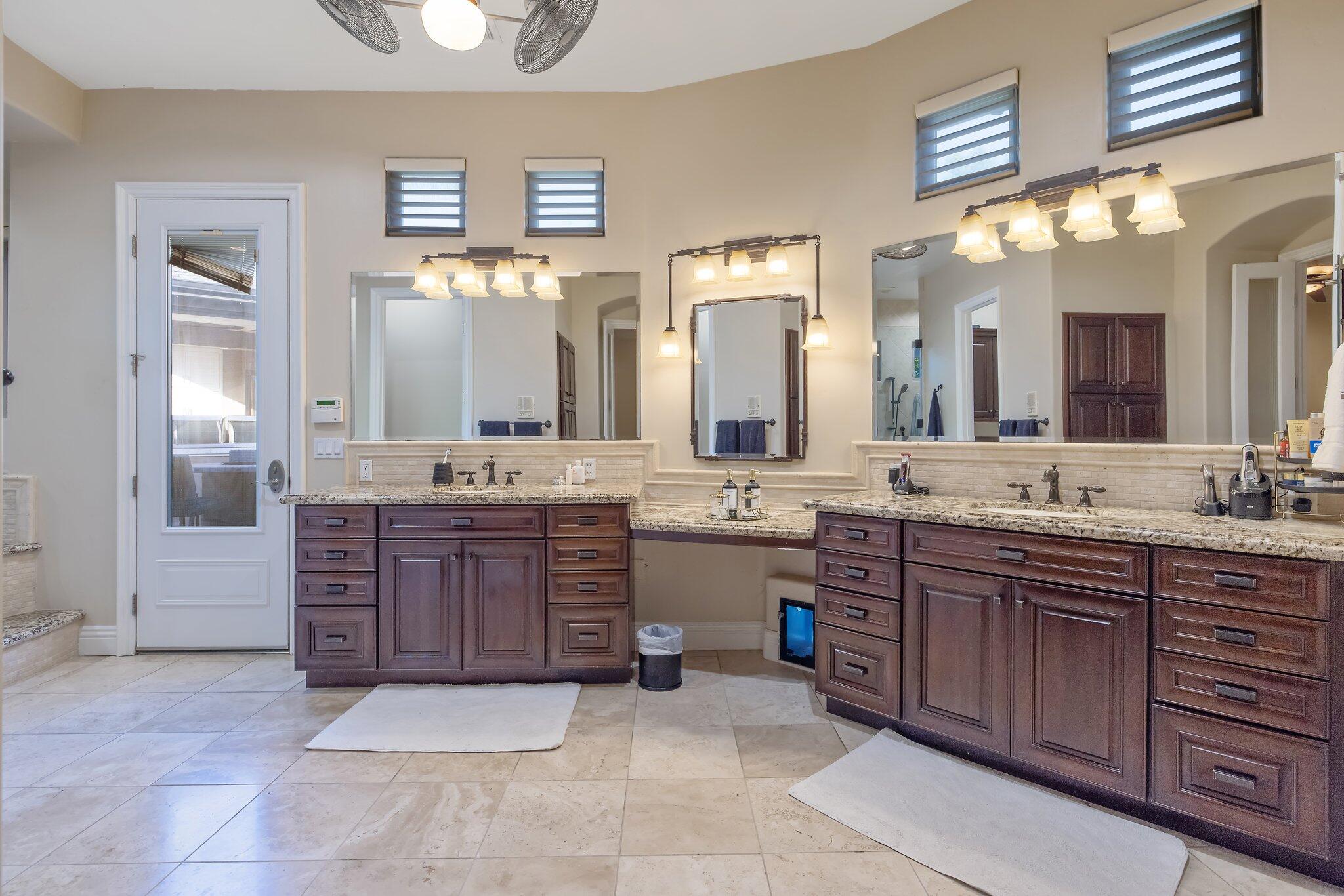 1618 Glen Ellen Ct, Tulare, CA 93274