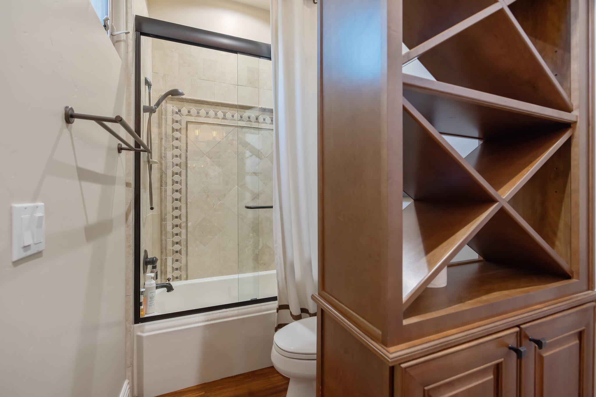 1618 Glen Ellen Ct, Tulare, CA 93274