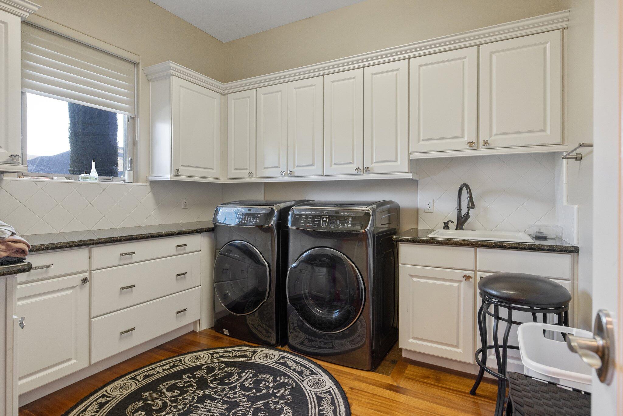 1618 Glen Ellen Ct, Tulare, CA 93274