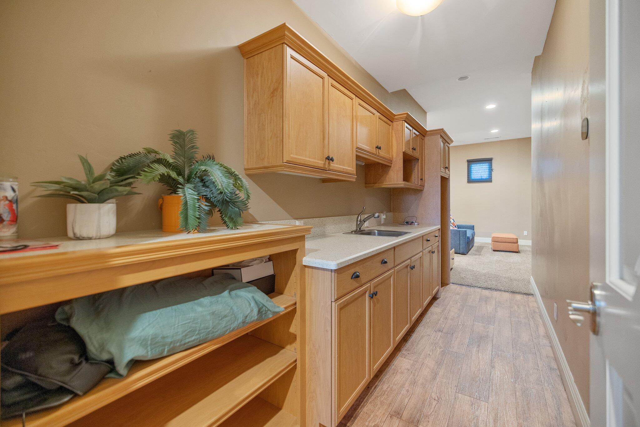 1618 Glen Ellen Ct, Tulare, CA 93274