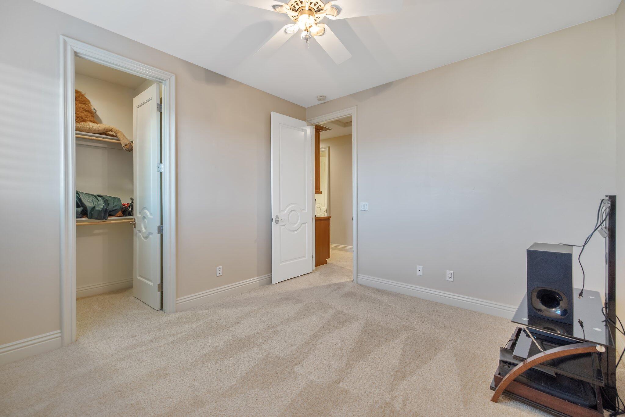 1618 Glen Ellen Ct, Tulare, CA 93274