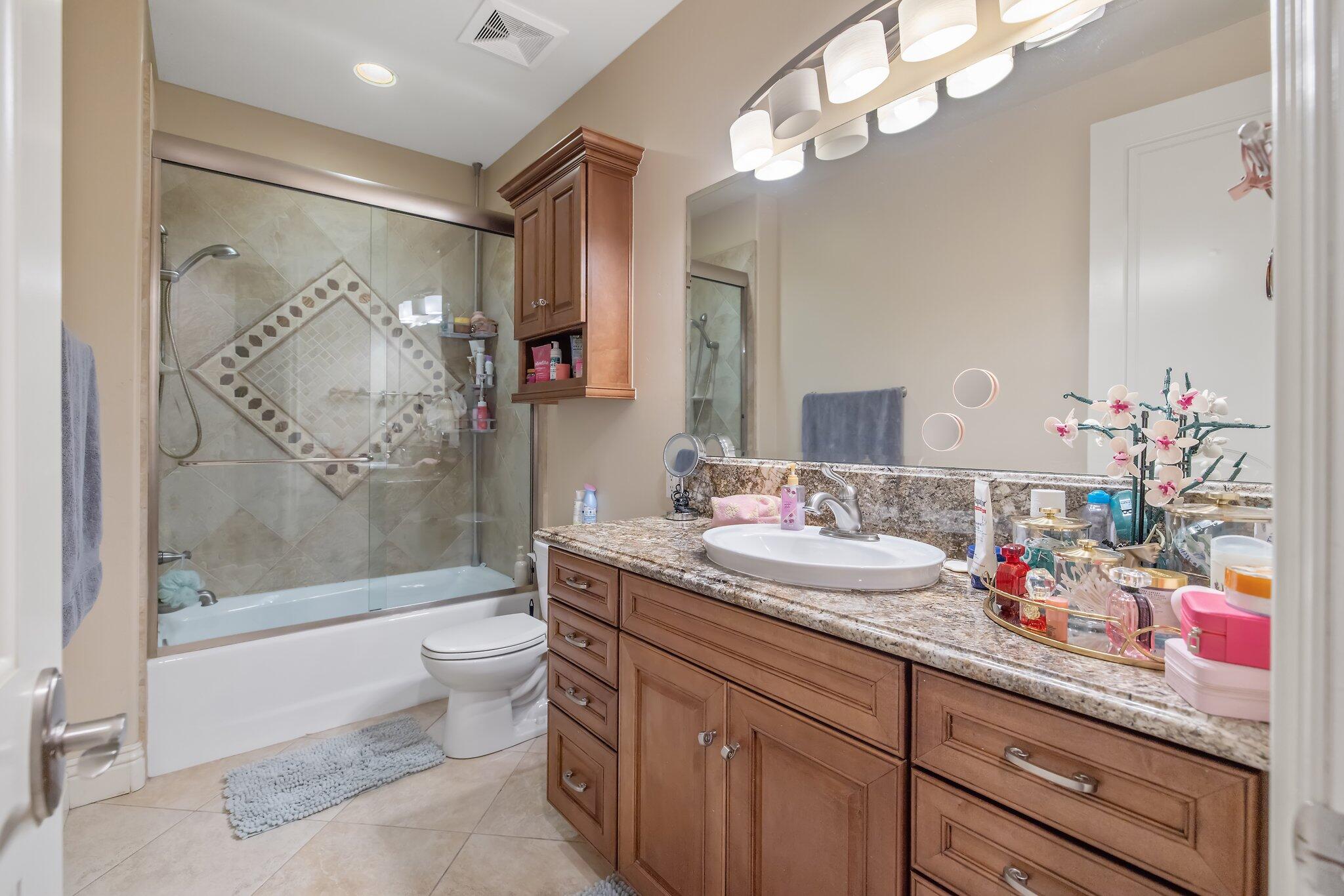 1618 Glen Ellen Ct, Tulare, CA 93274