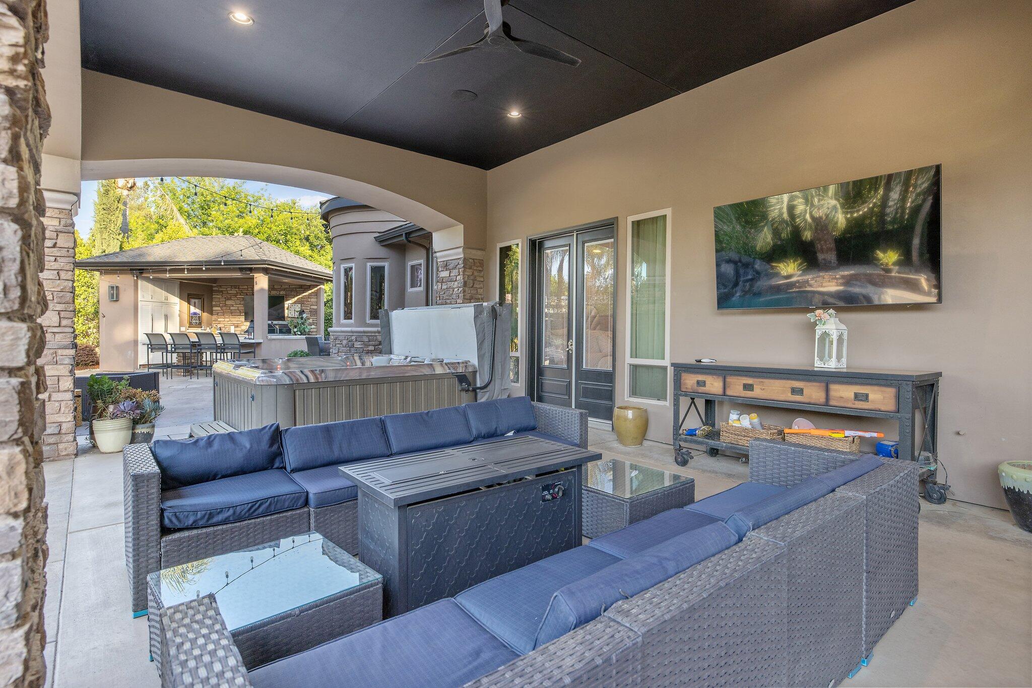 1618 Glen Ellen Ct, Tulare, CA 93274