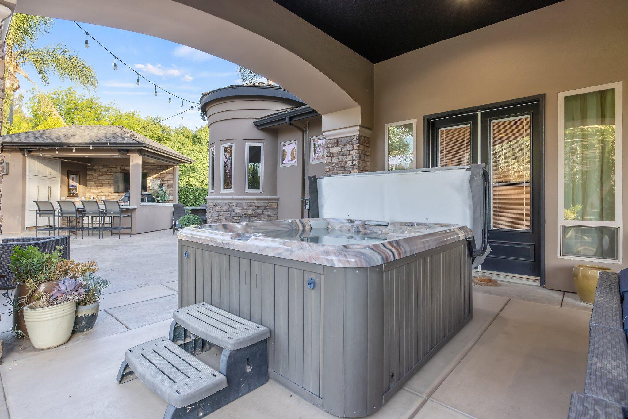 1618 Glen Ellen Ct, Tulare, CA 93274