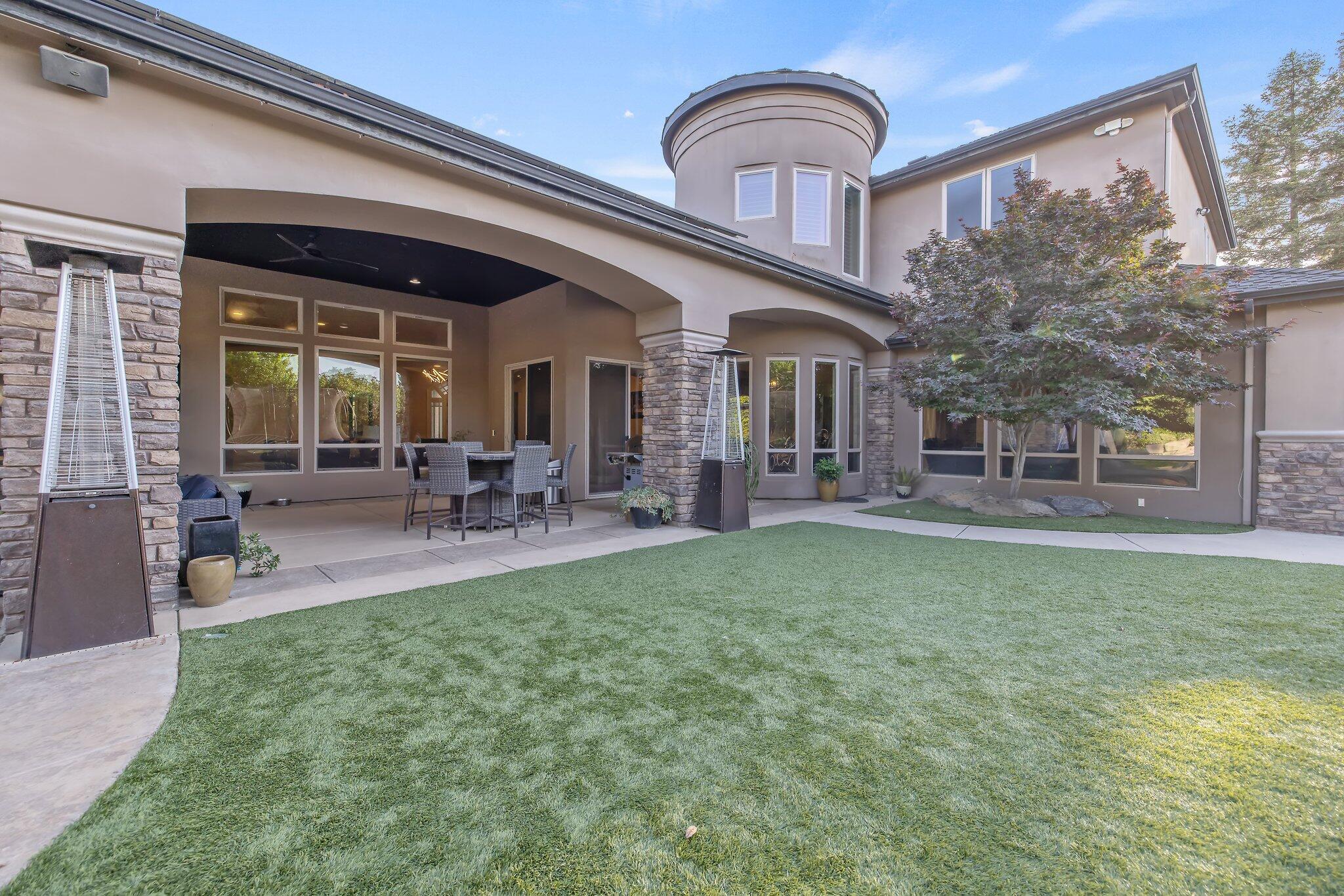 1618 Glen Ellen Ct, Tulare, CA 93274