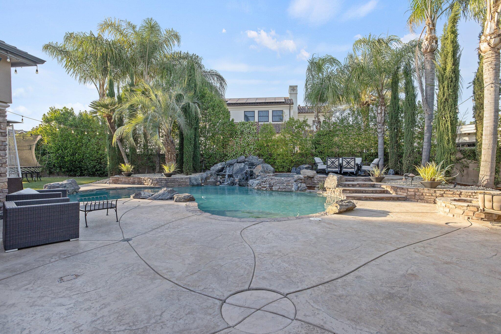 1618 Glen Ellen Ct, Tulare, CA 93274