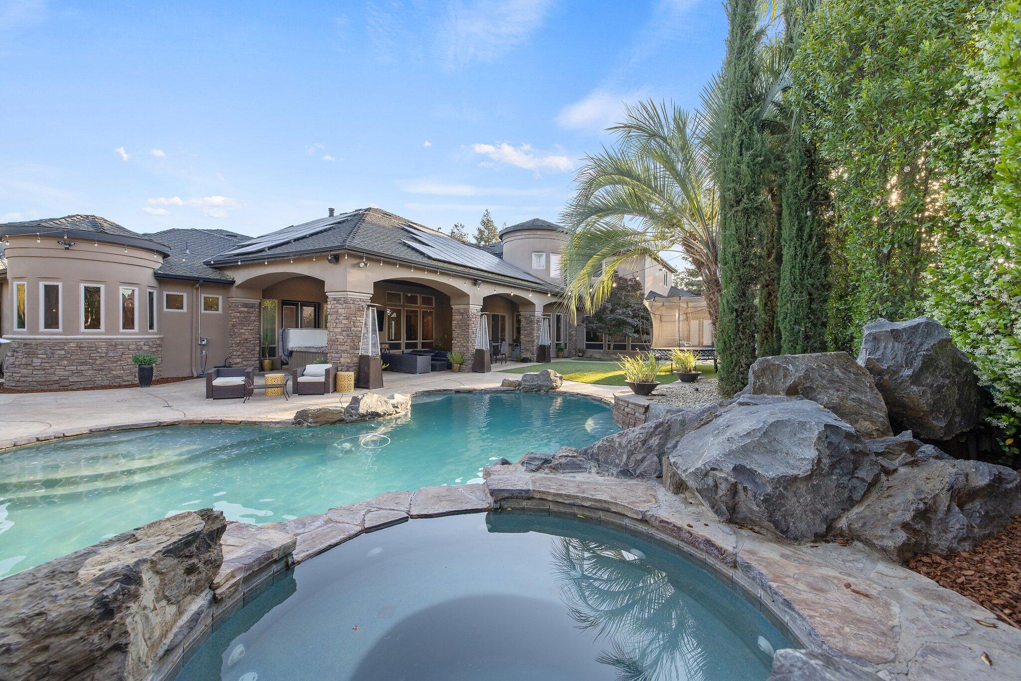 1618 Glen Ellen Ct, Tulare, CA 93274