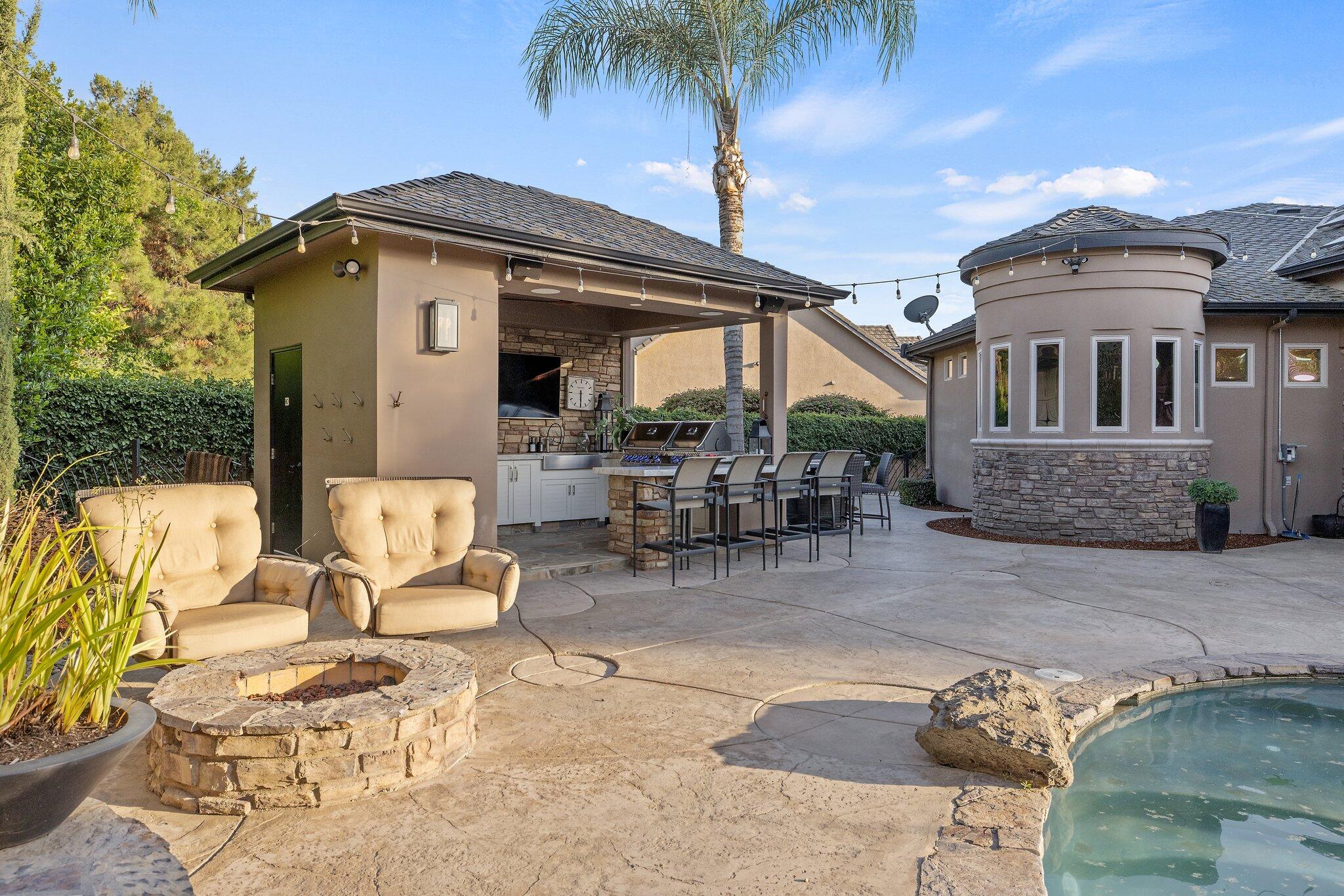 1618 Glen Ellen Ct, Tulare, CA 93274