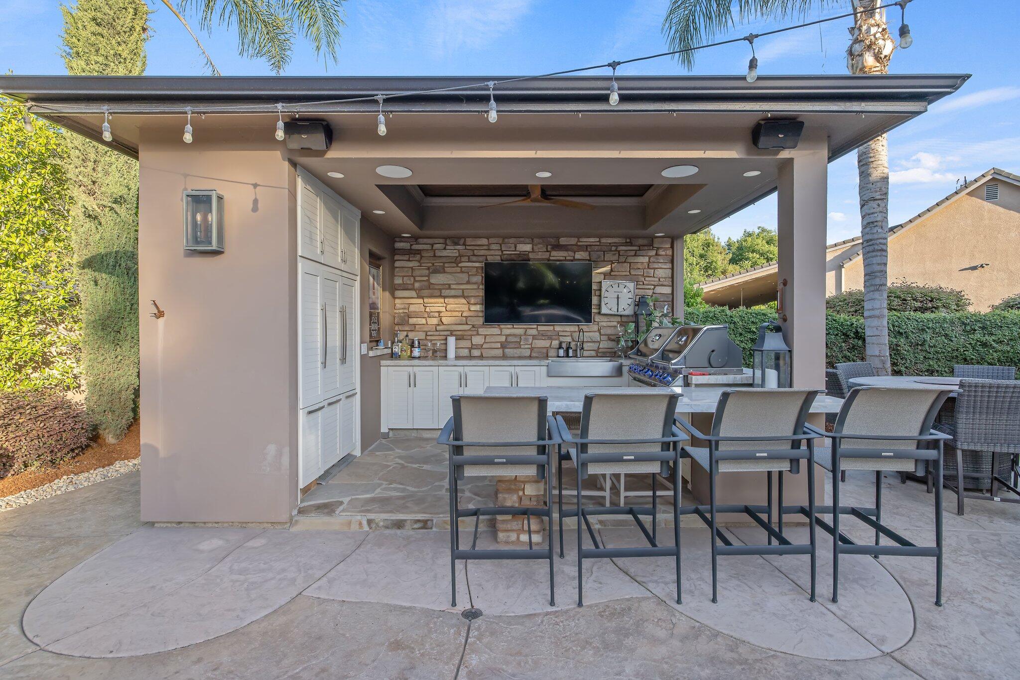 1618 Glen Ellen Ct, Tulare, CA 93274