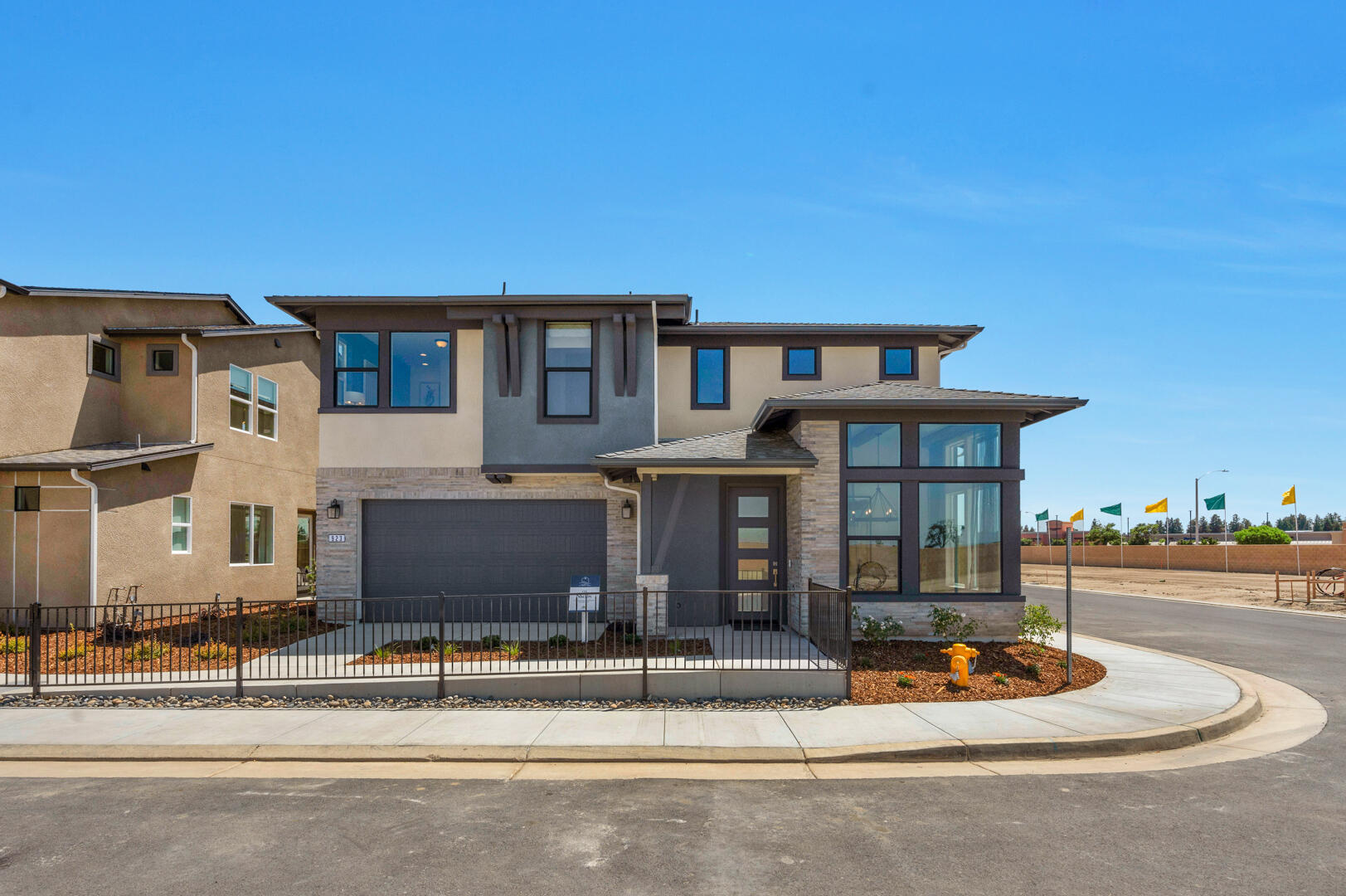 923 Lisbon Ave, Tulare, CA 93274