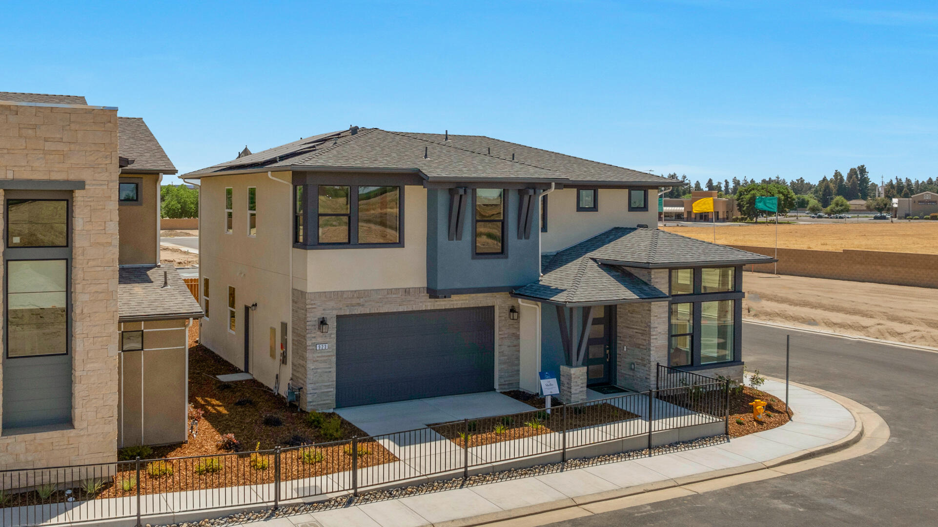 923 Lisbon Ave, Tulare, CA 93274