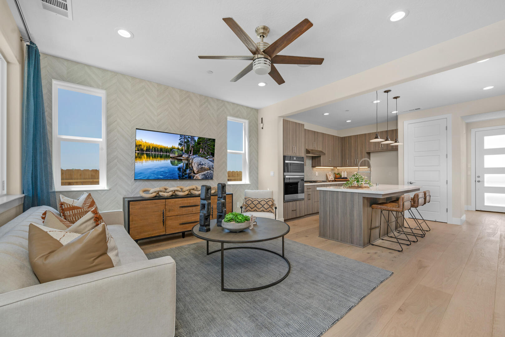 923 Lisbon Ave, Tulare, CA 93274