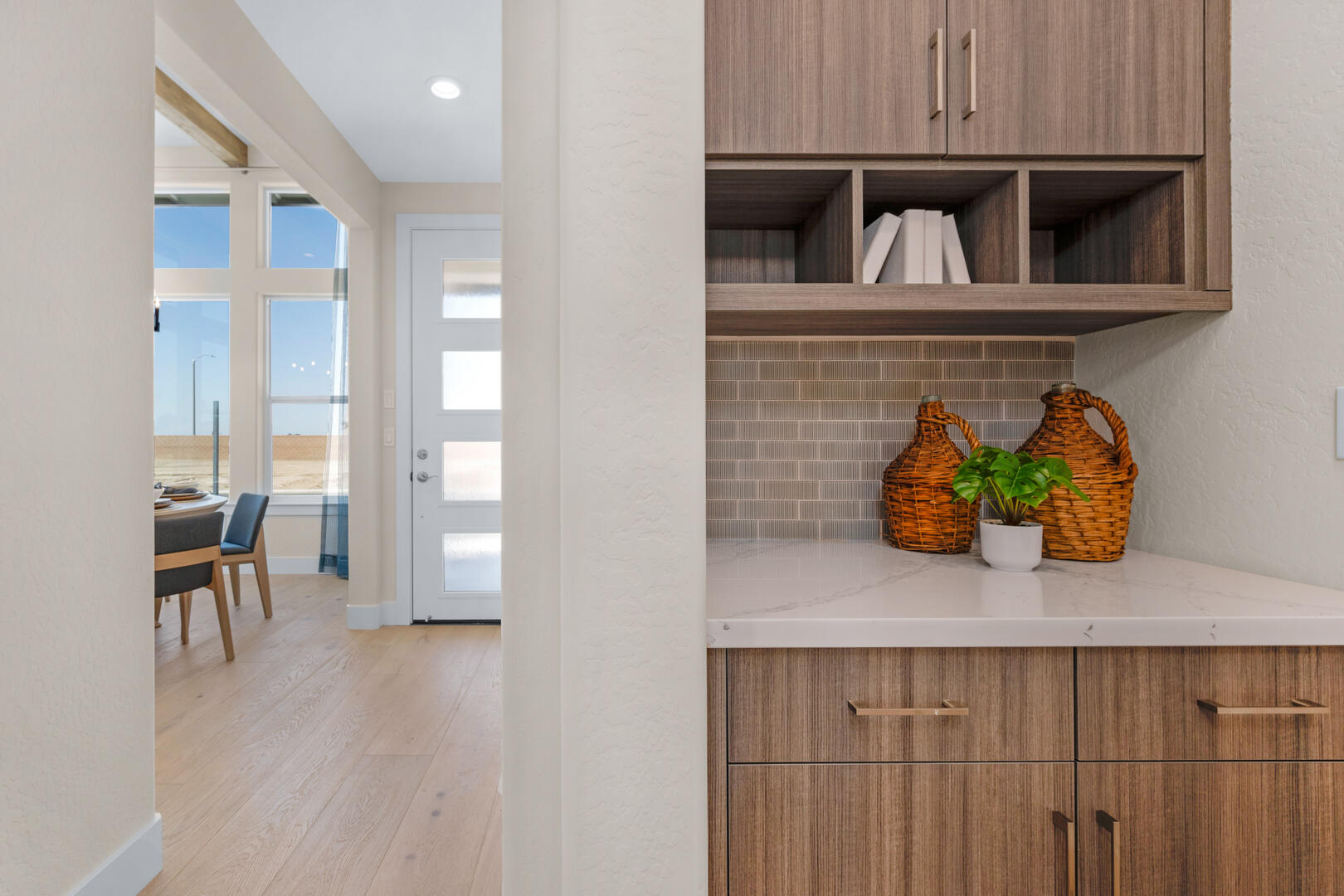 923 Lisbon Ave, Tulare, CA 93274