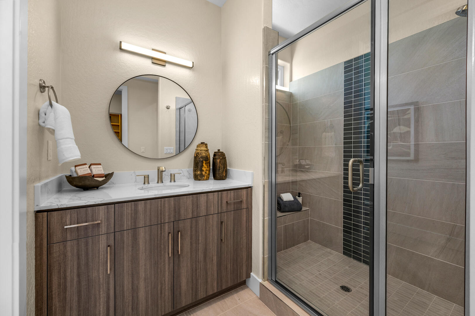 923 Lisbon Ave, Tulare, CA 93274