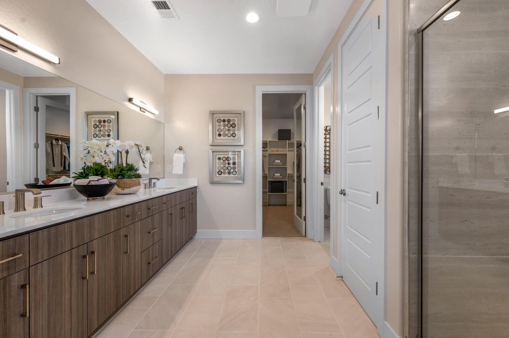 923 Lisbon Ave, Tulare, CA 93274