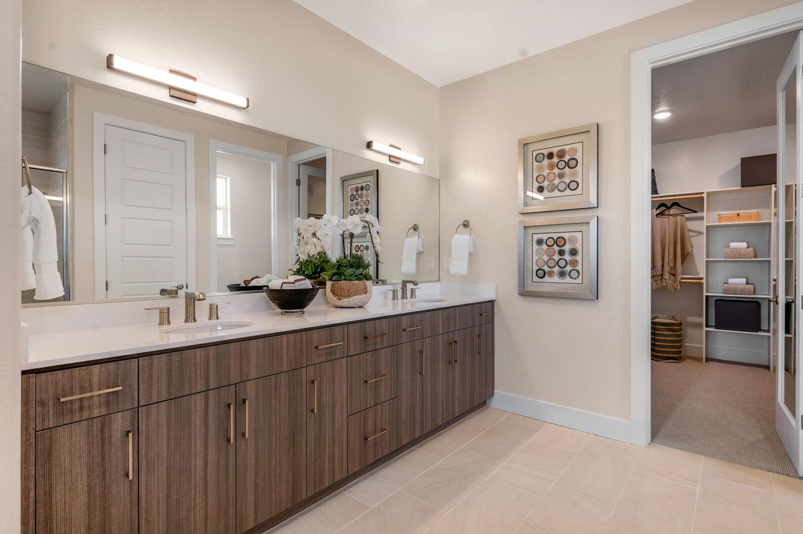 923 Lisbon Ave, Tulare, CA 93274