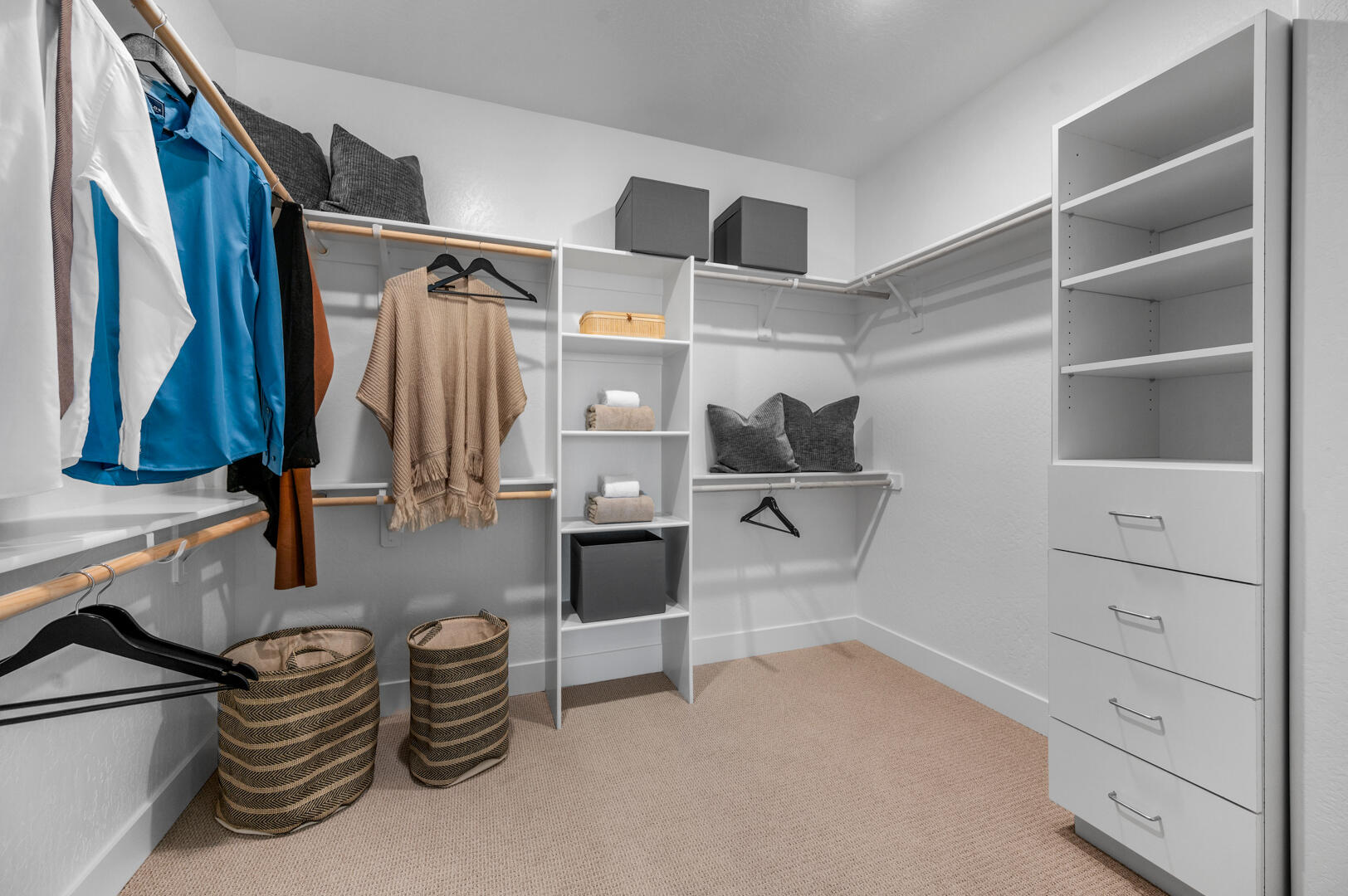 923 Lisbon Ave, Tulare, CA 93274