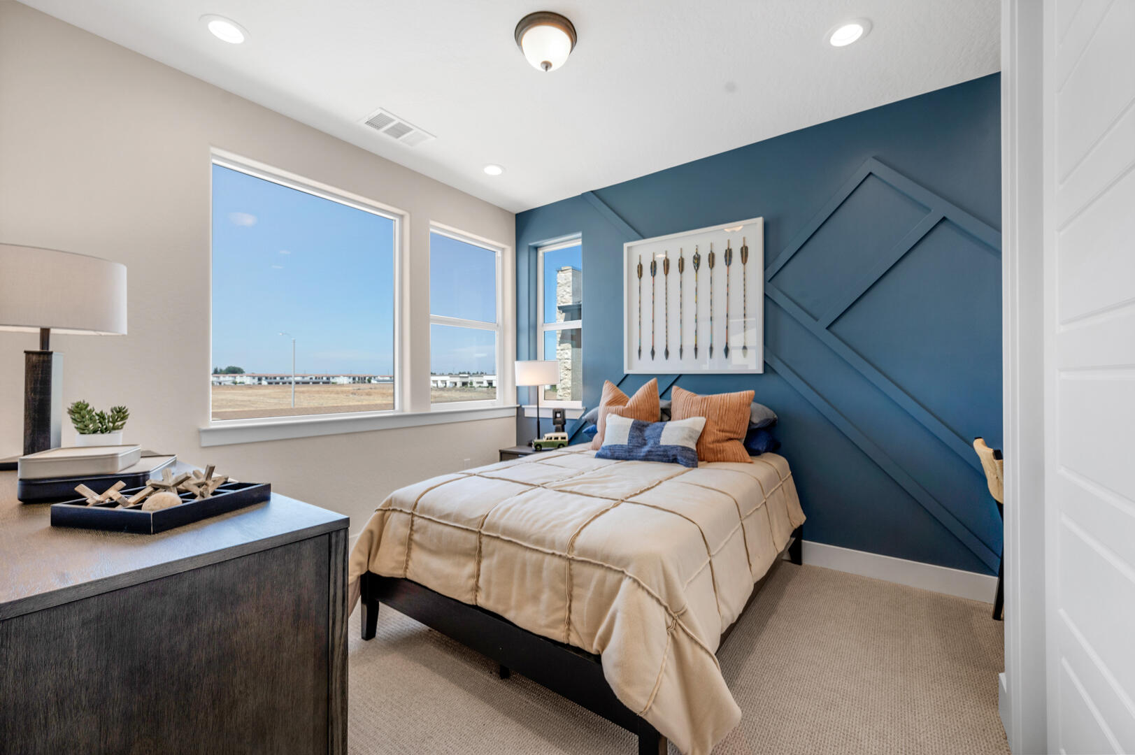 923 Lisbon Ave, Tulare, CA 93274